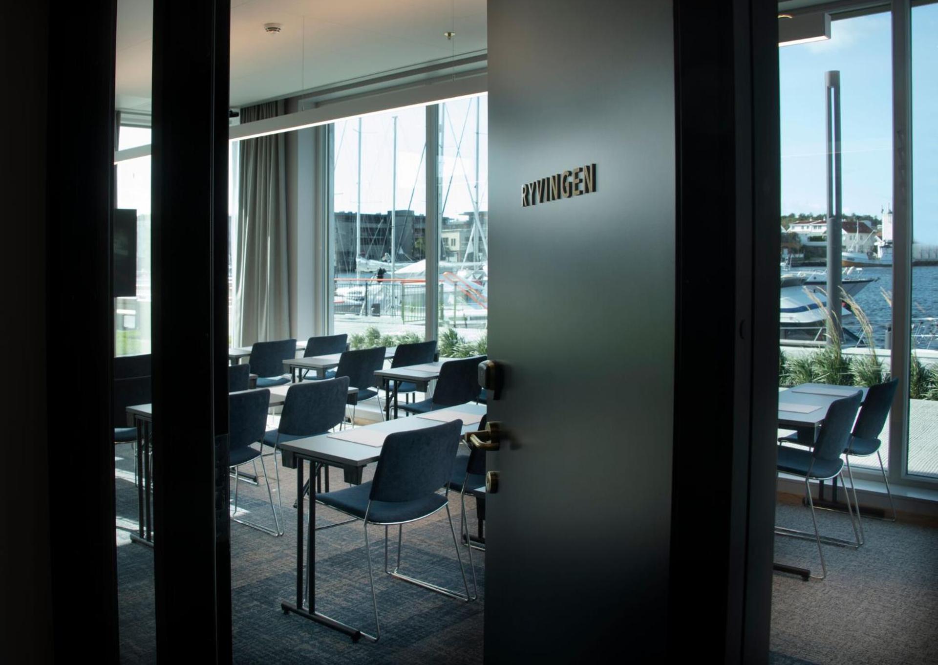 Meeting/conference room