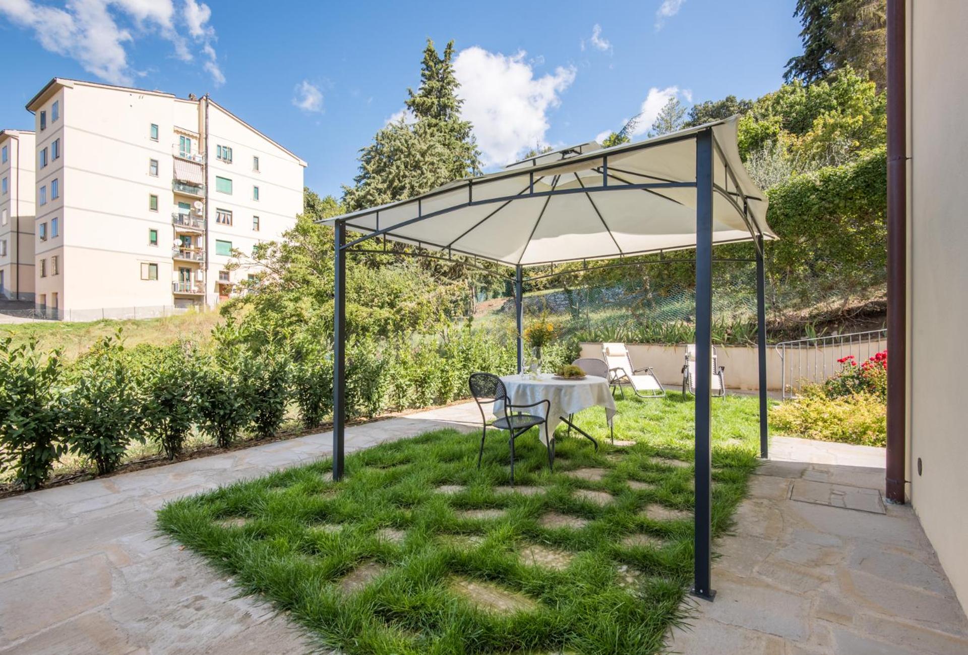 One-Bedroom Apartment with Garden