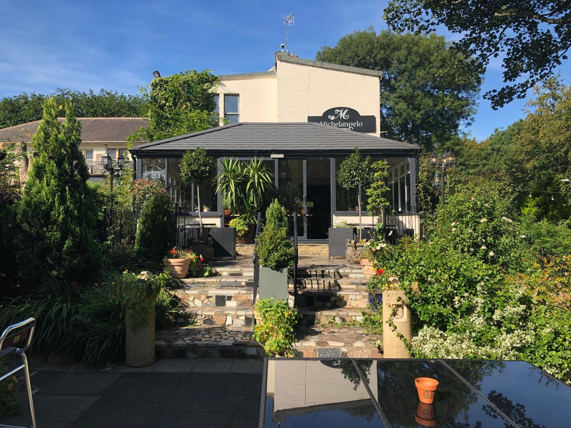 Michelangelos - Rooms, Restaurant & Bar