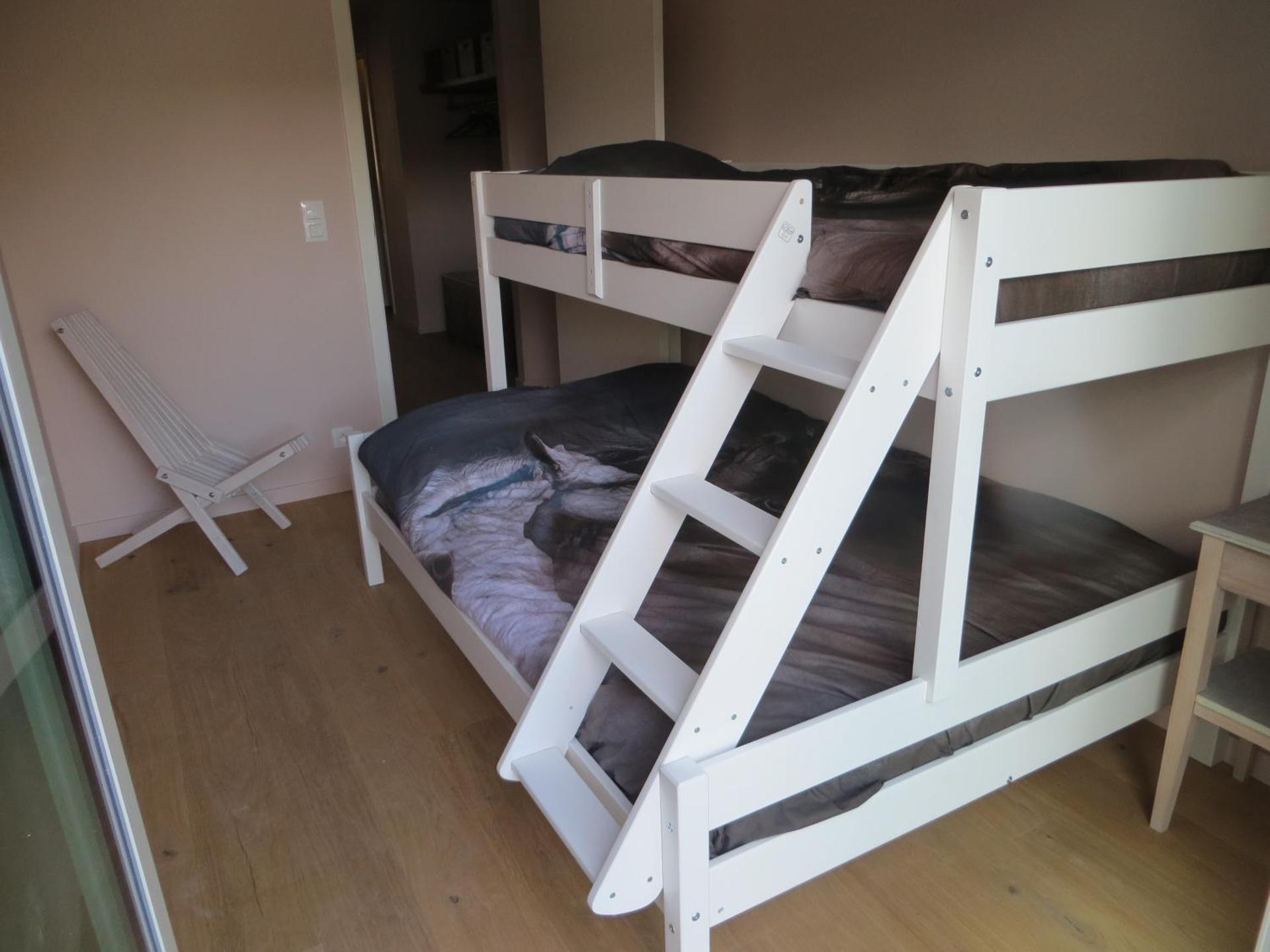 bunk bed