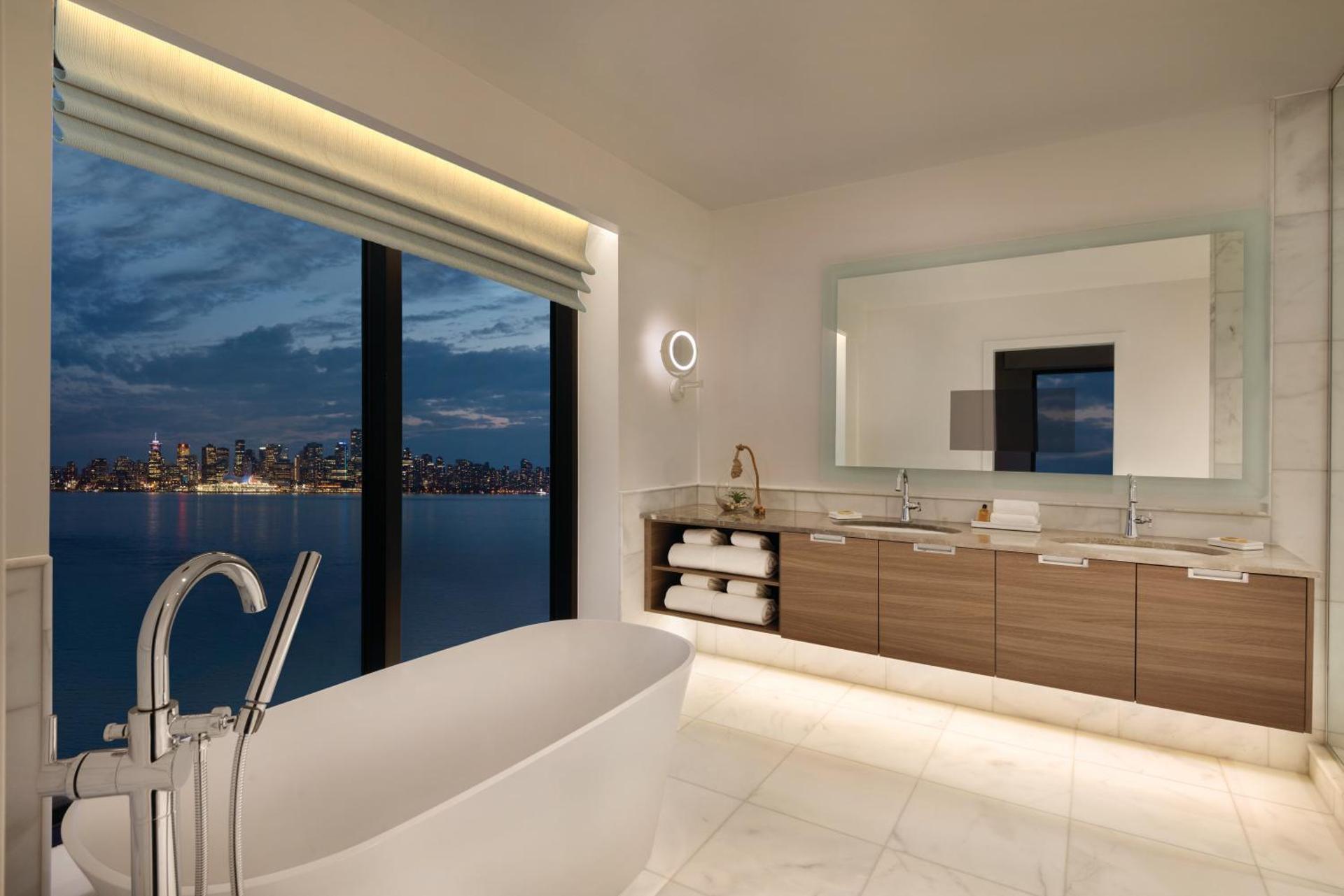 Seaside Hotel North Vancouver