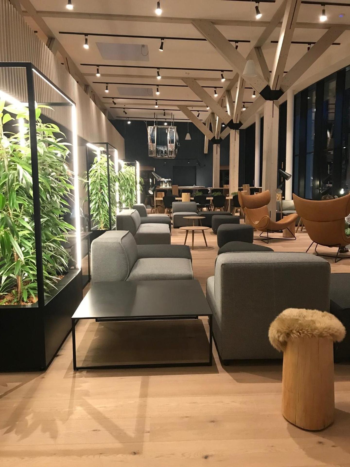 Communal lounge/ TV room