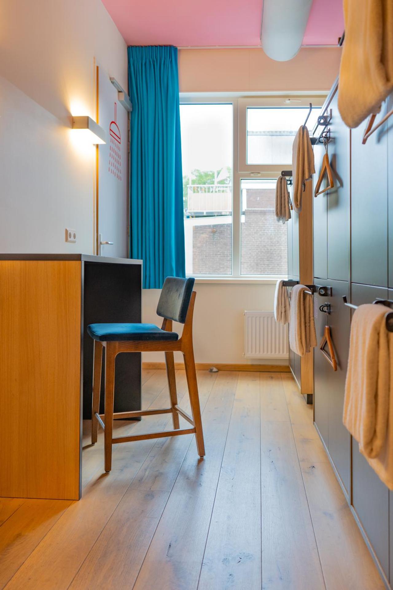 Bed in 12-Bed Mixed Dormitory Room