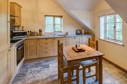 Woodleighton Cottages