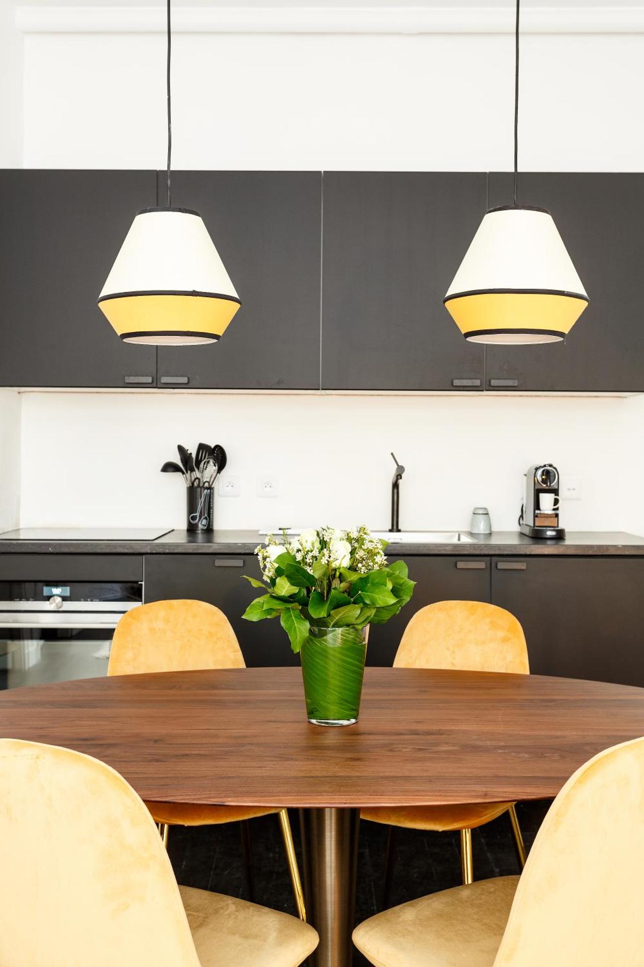 Habitat Parisien - Ponthieu Champs Elysées