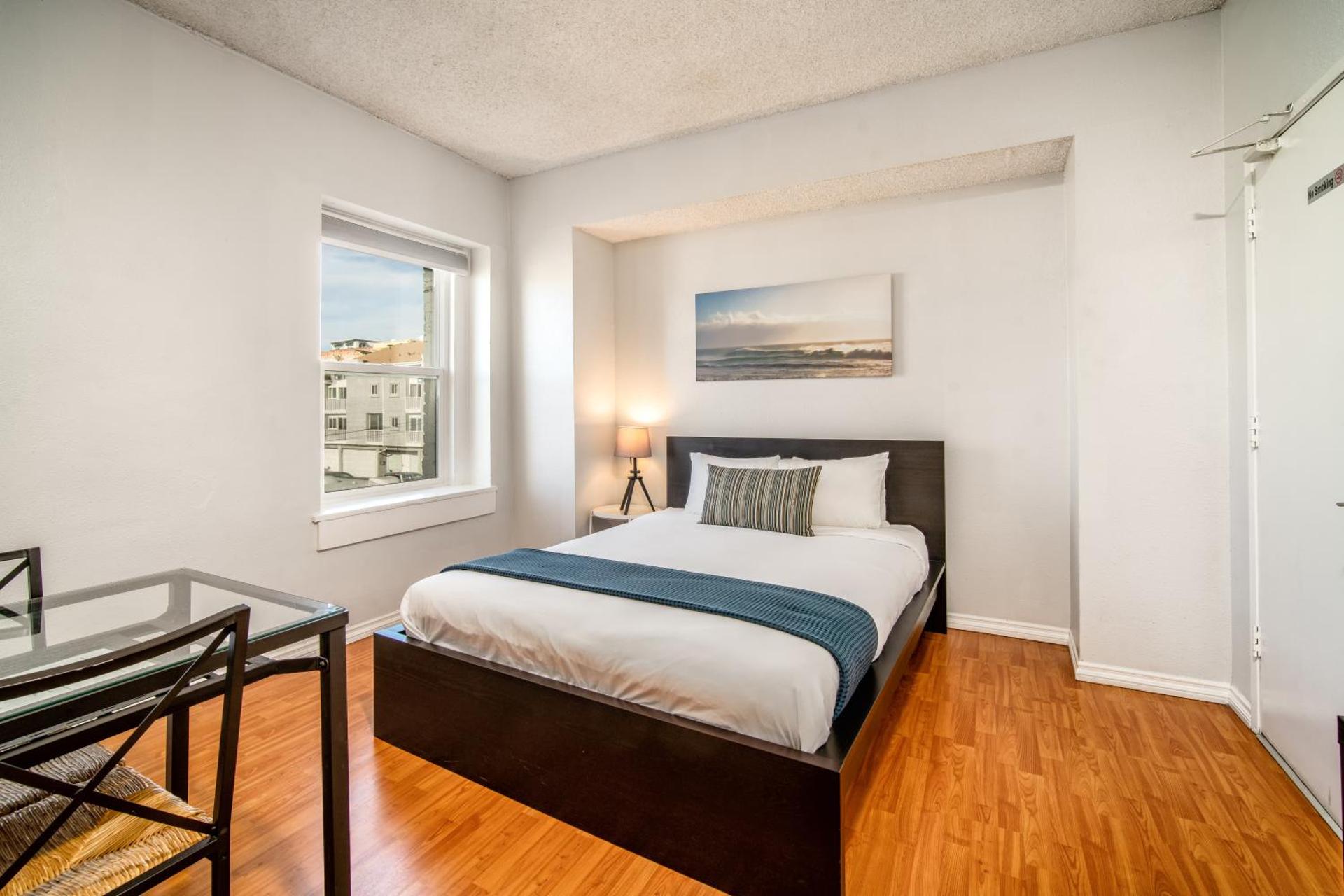 AIR Venice on the Beach