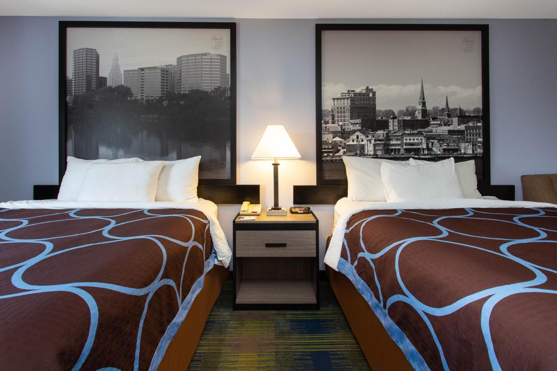 One-Bedroom Suite with Two Queen Beds - Non-Smoking