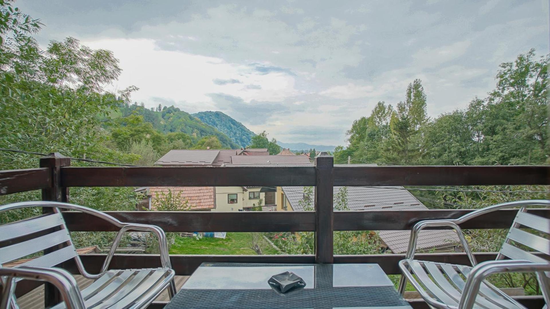  Deluxe King Room with Balcony