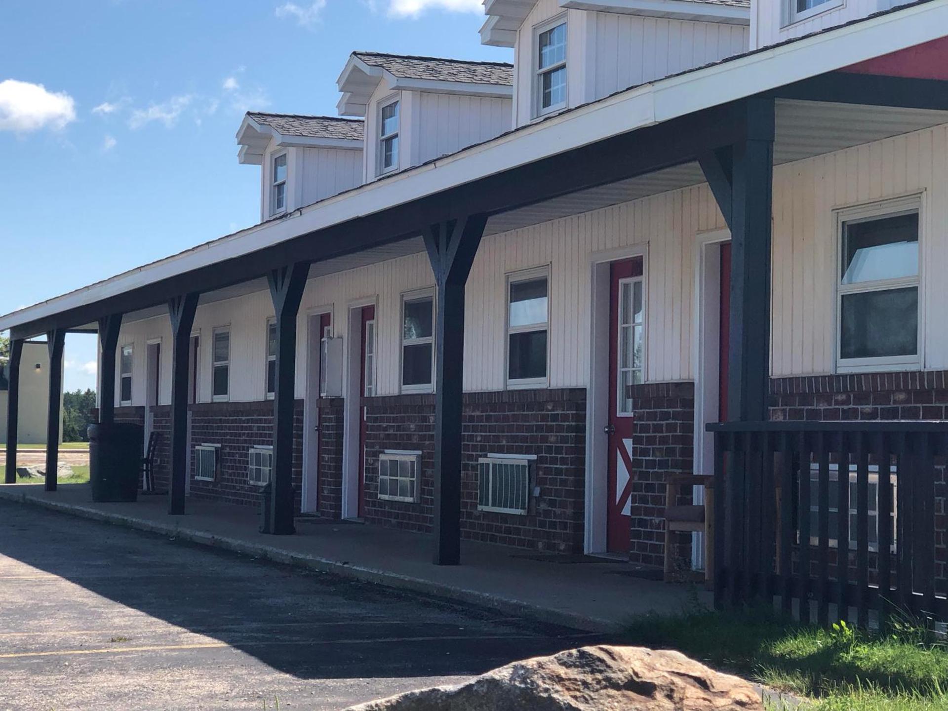 Exxon Quik Stop & Motel