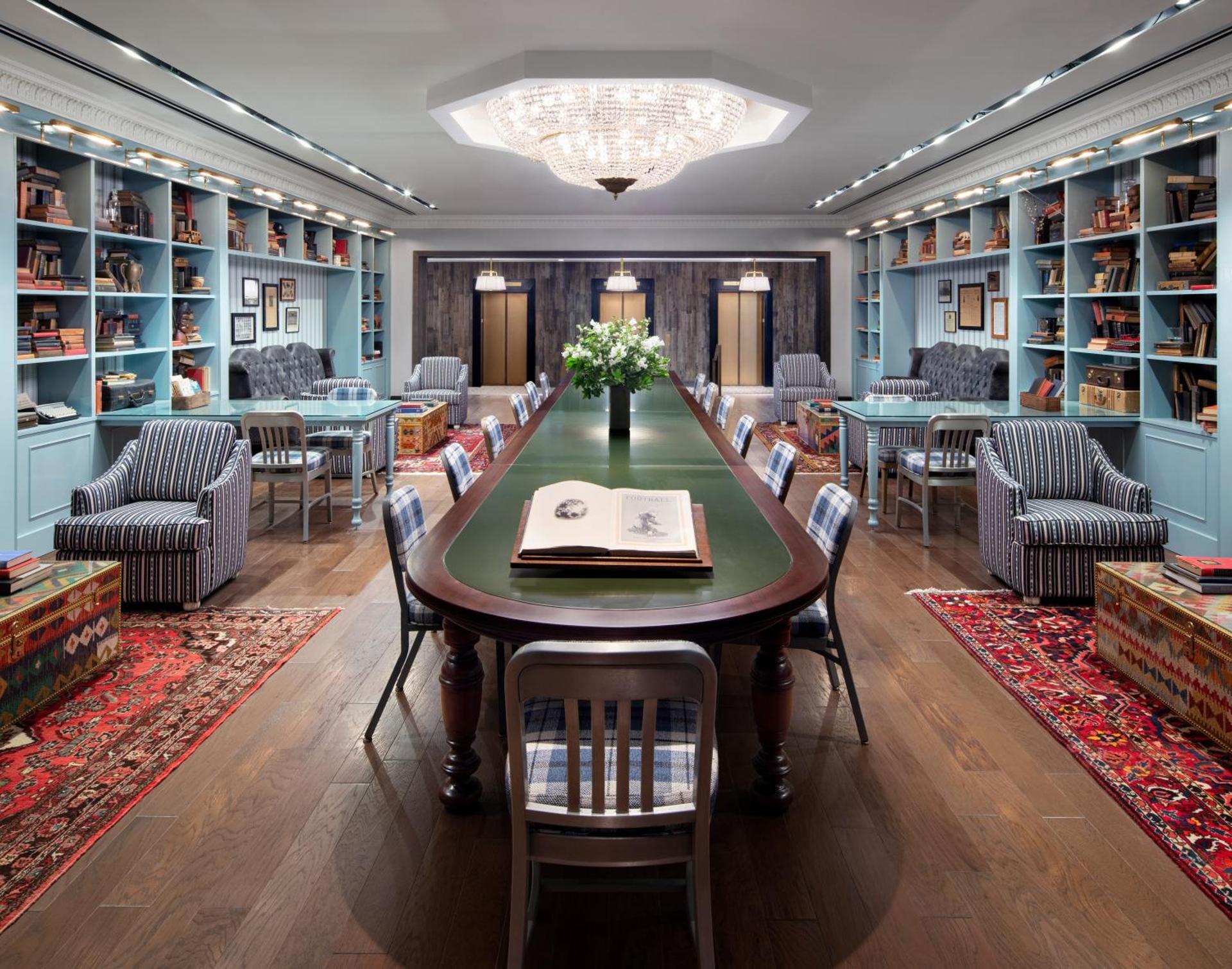 Communal lounge/ TV room