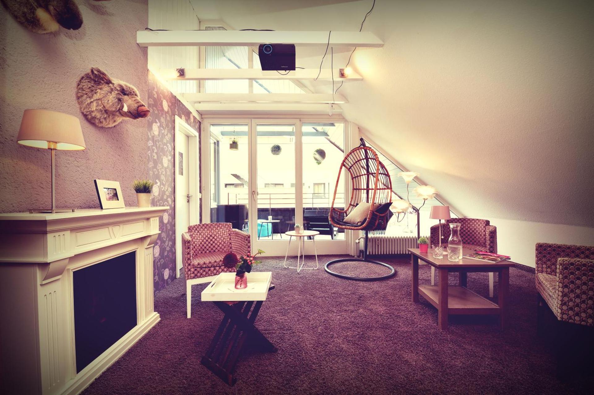 Communal lounge/ TV room