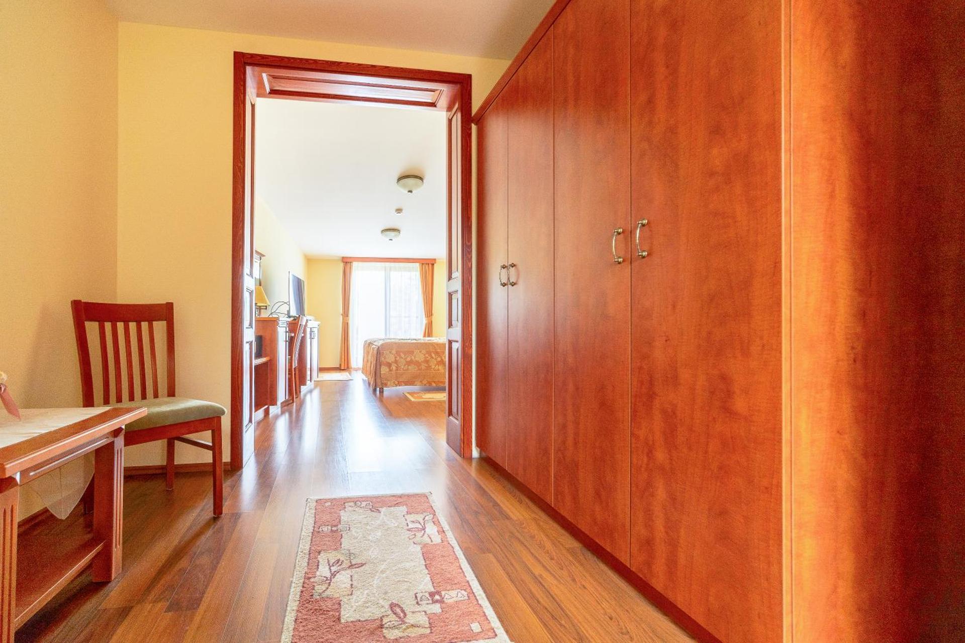 Pannon Hotel Bejelentkezés 20 óráig, Check-in until 20 o'clock, Einchecken bis 20 Uhr