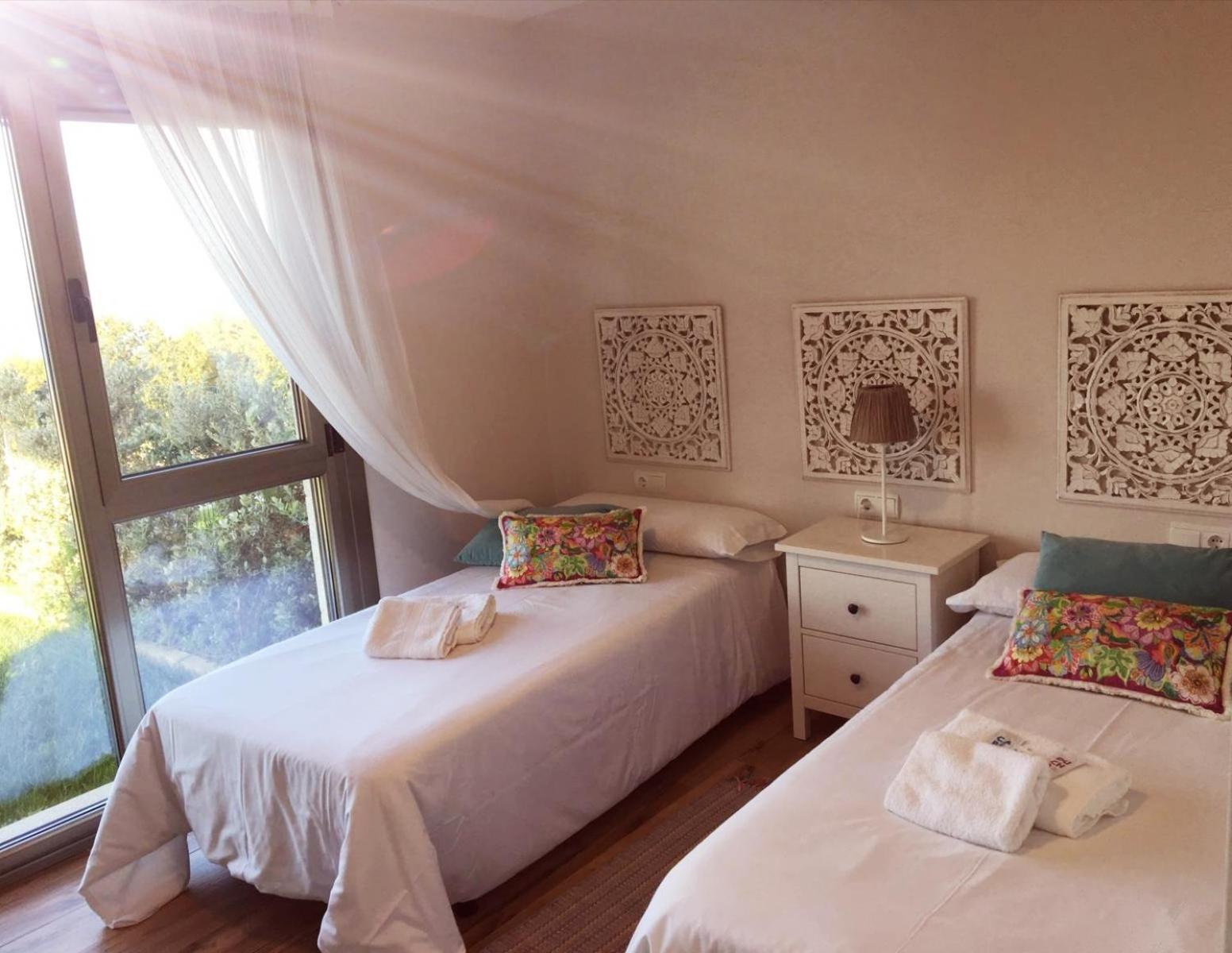 Casa apartamento a pie de playa Areabrava - en Cangas - Hio -Galicia- España