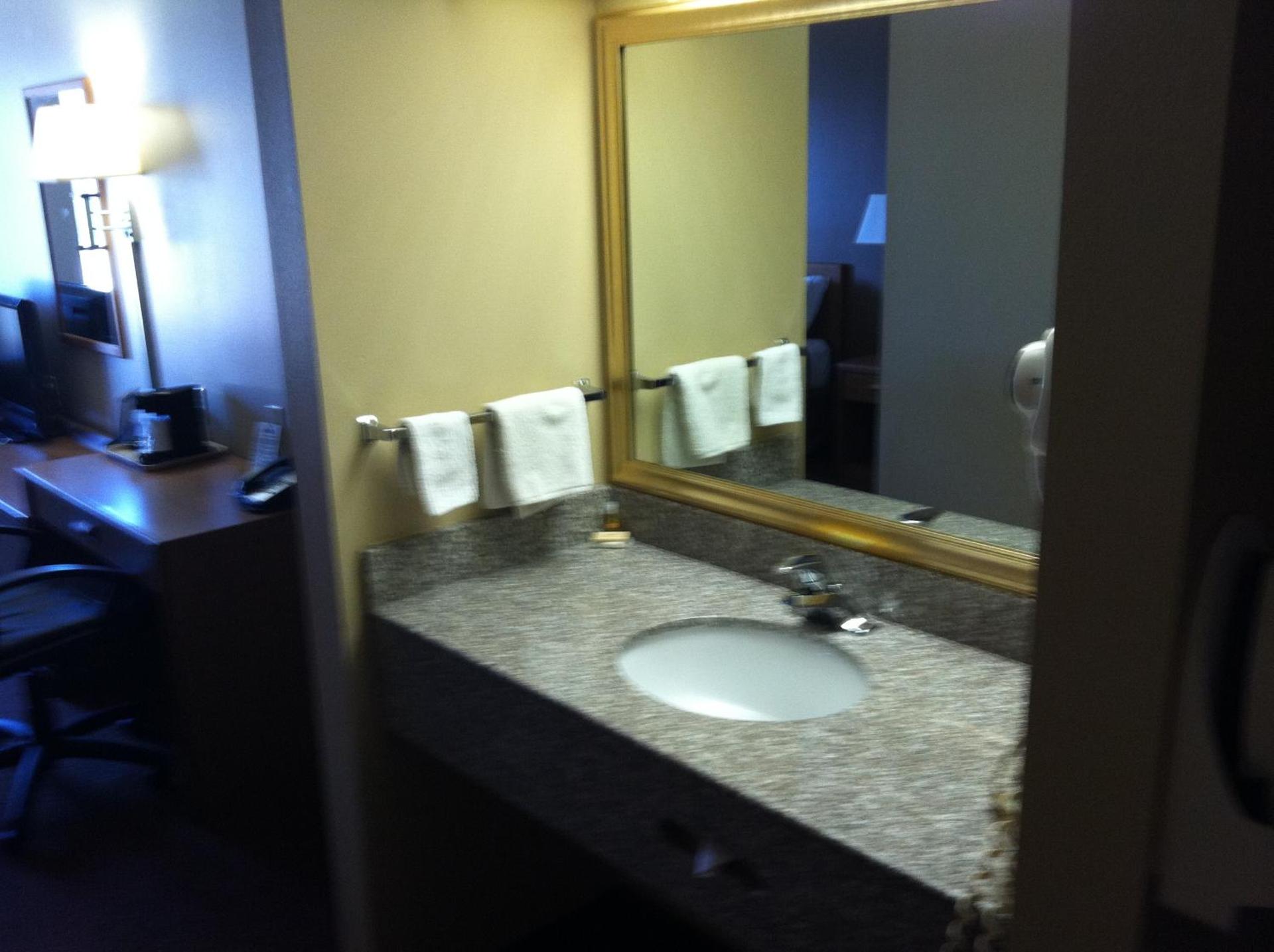 Queen Room - Non-Smoking