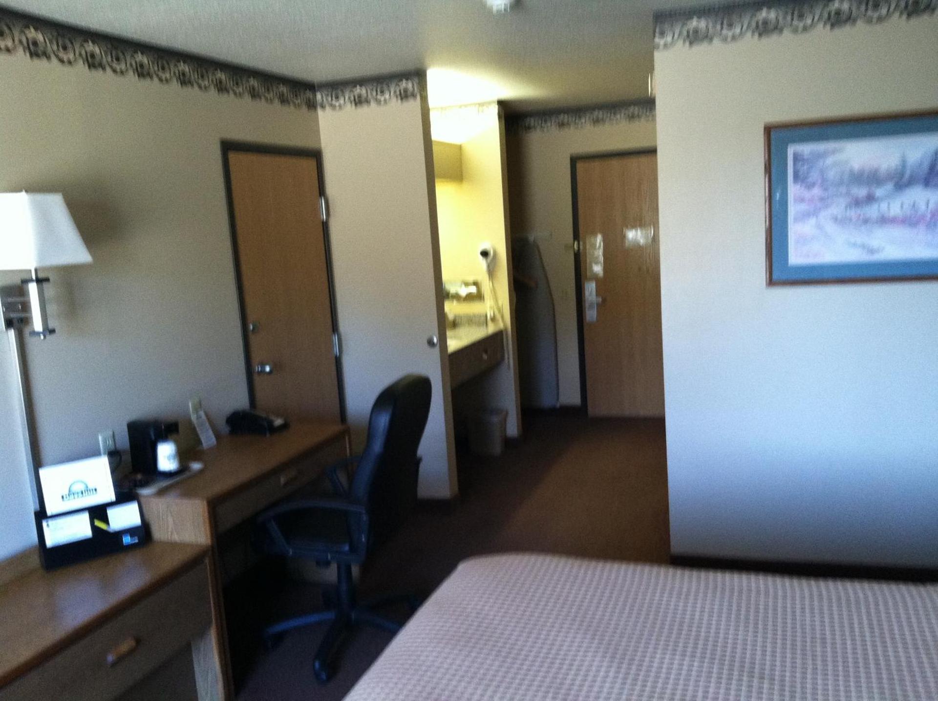 Queen Room - Non-Smoking