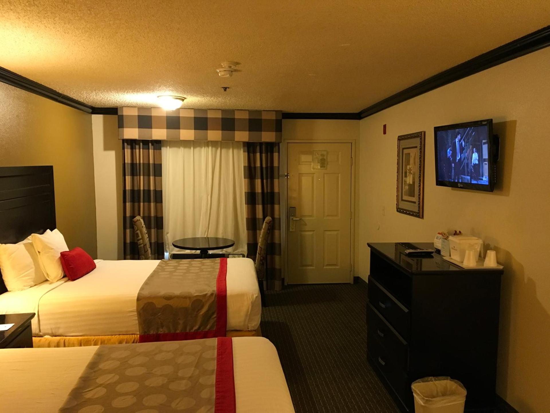 Ramada by Wyndham Ontario Airport & Convention Center
