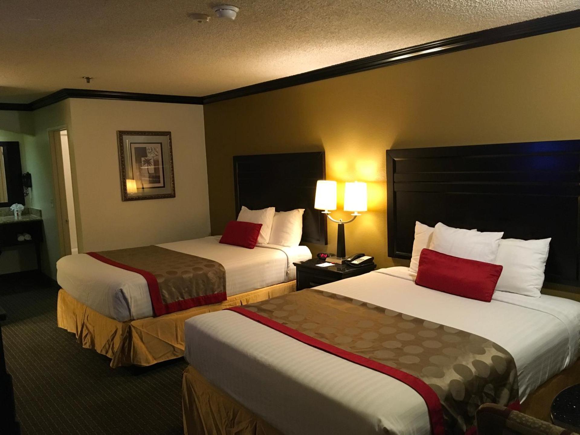 Ramada by Wyndham Ontario Airport & Convention Center