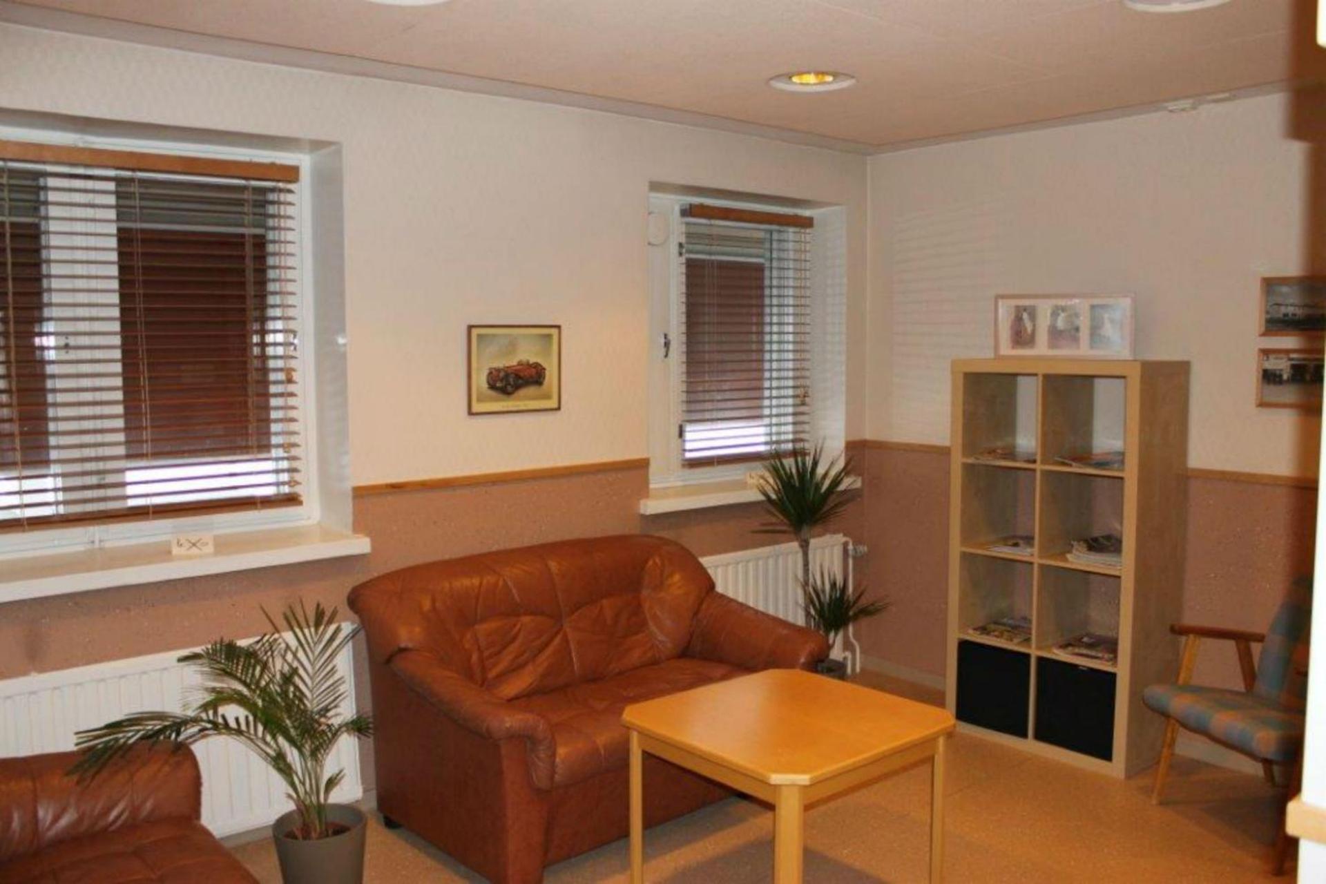 Communal lounge/ TV room