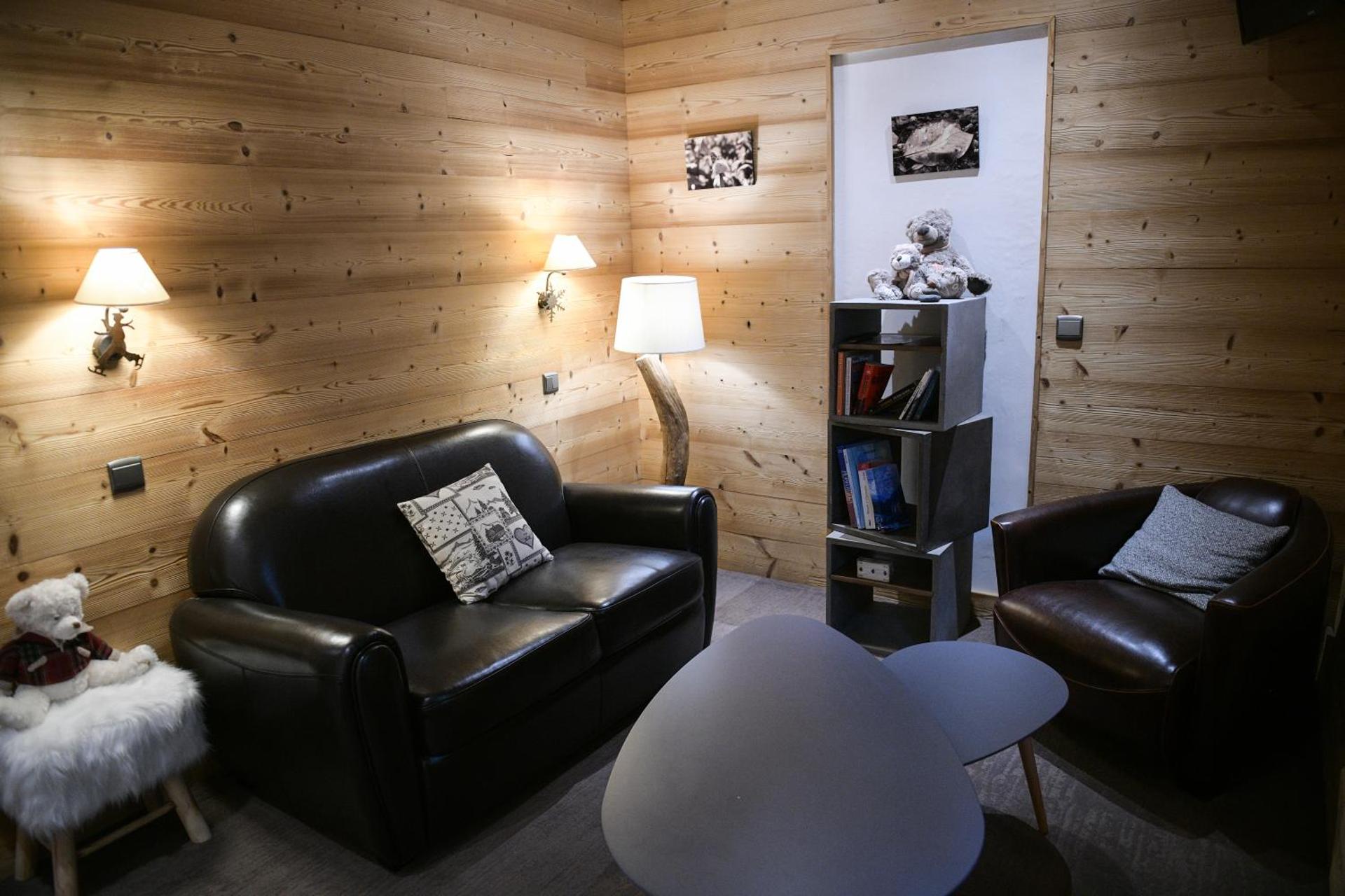 Communal lounge/ TV room