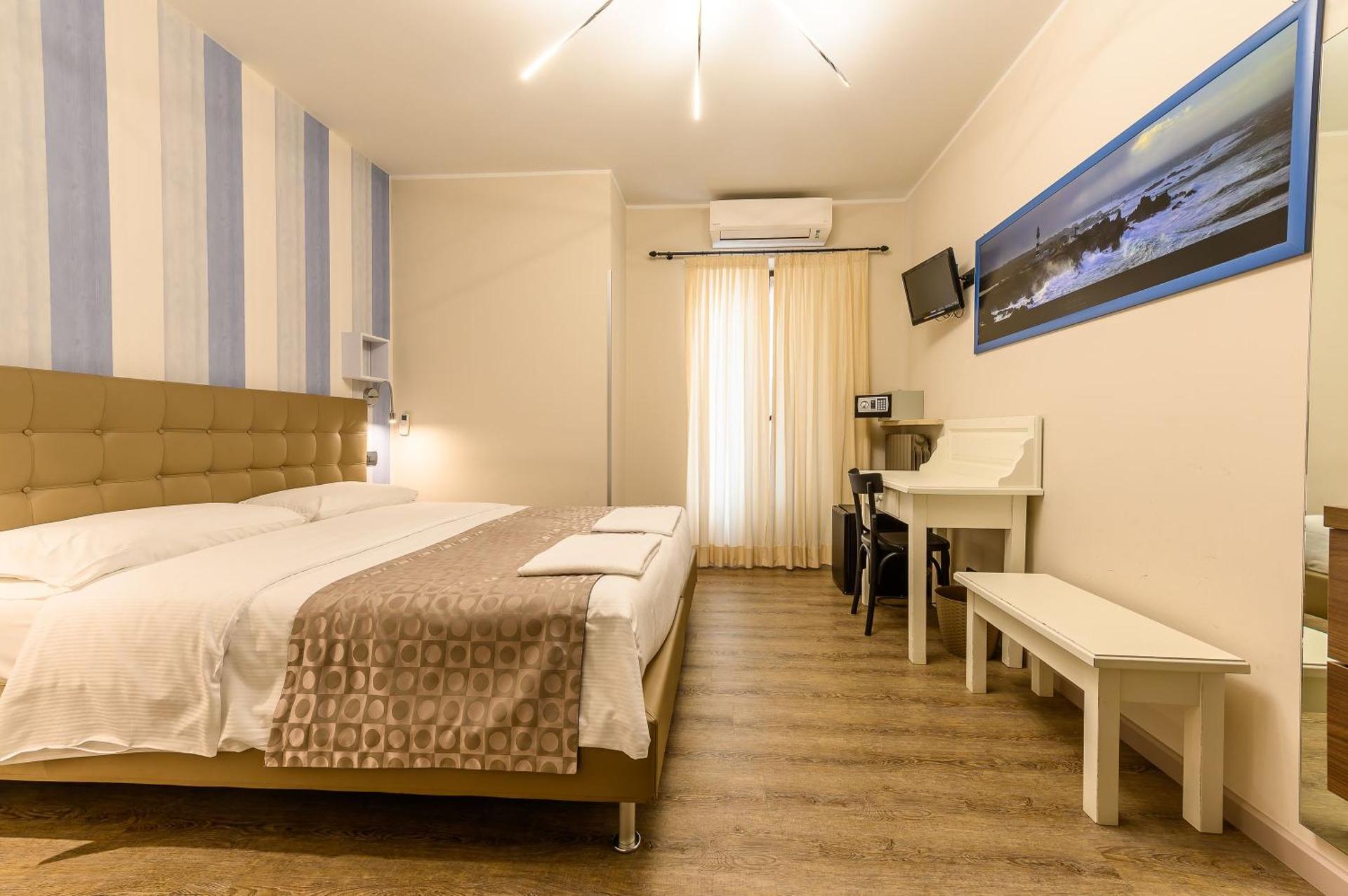 Hotel & Apartments " Perpoin "