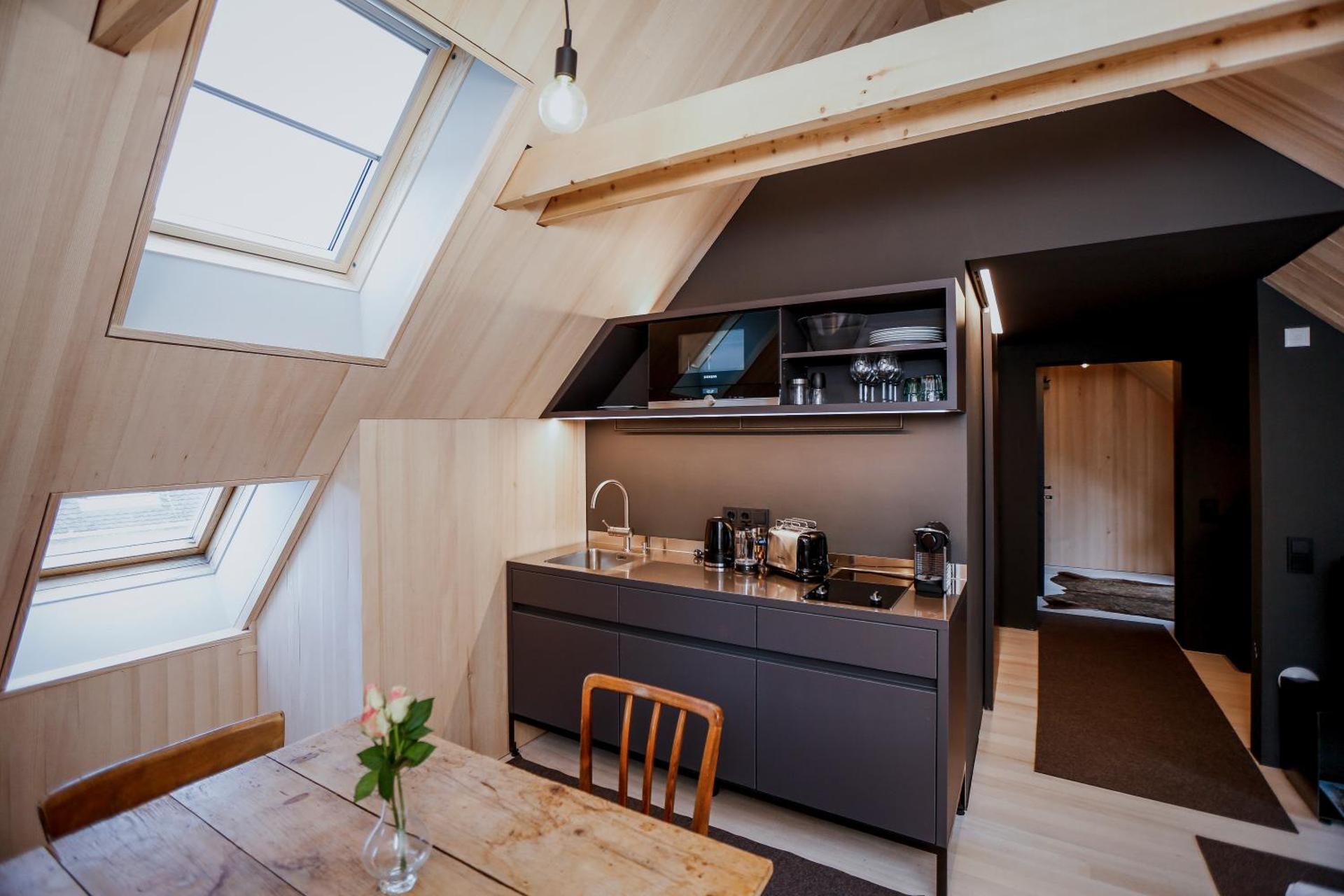 AUGUST Dachgeschosswohnung im jüdischen Viertel