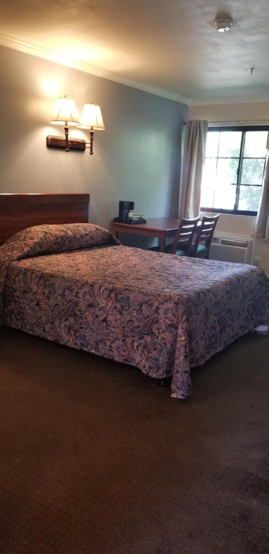 Sierra Crossing Motel