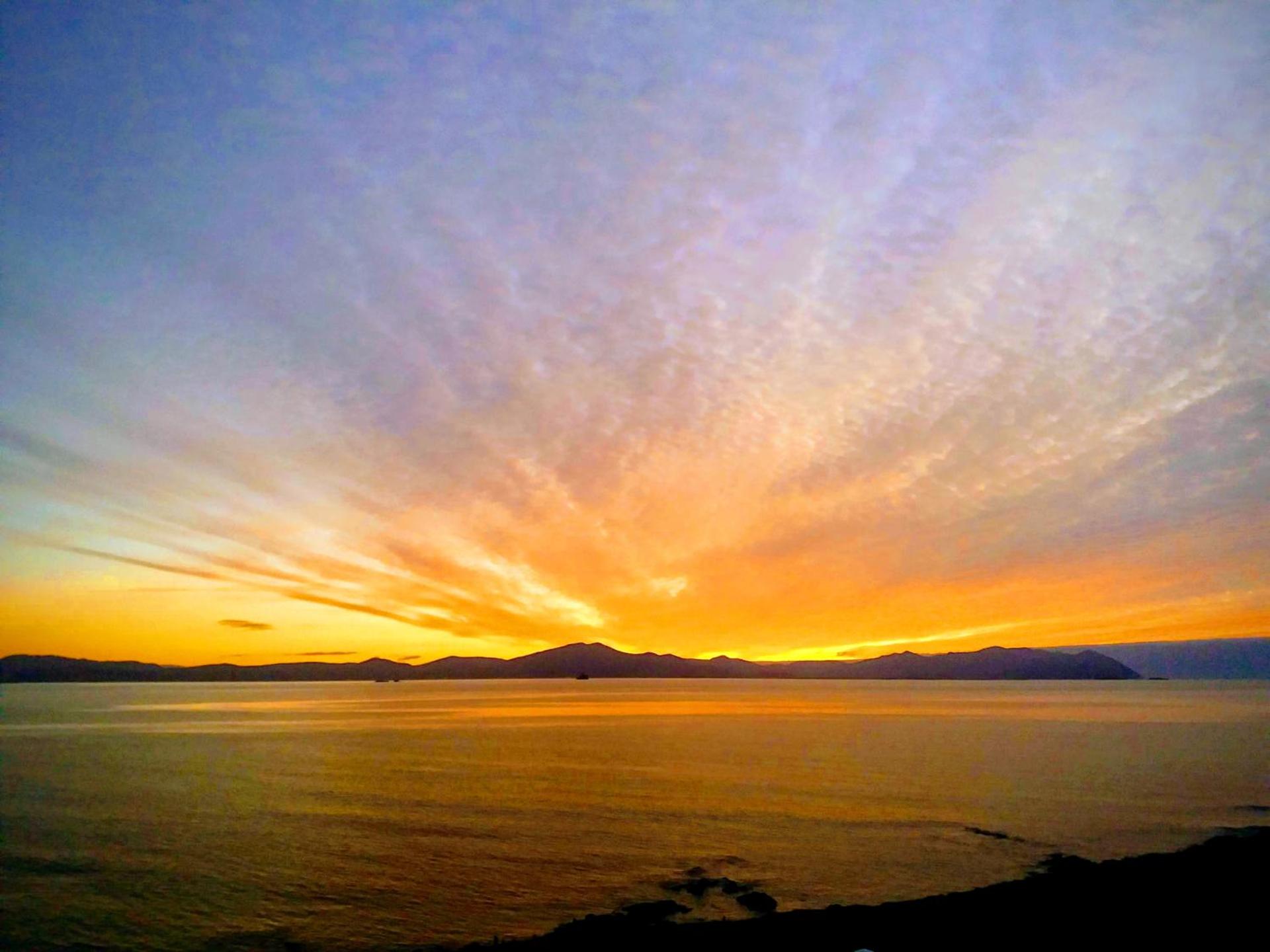 Ballyheigue Cliff Side and Sea View Apartment