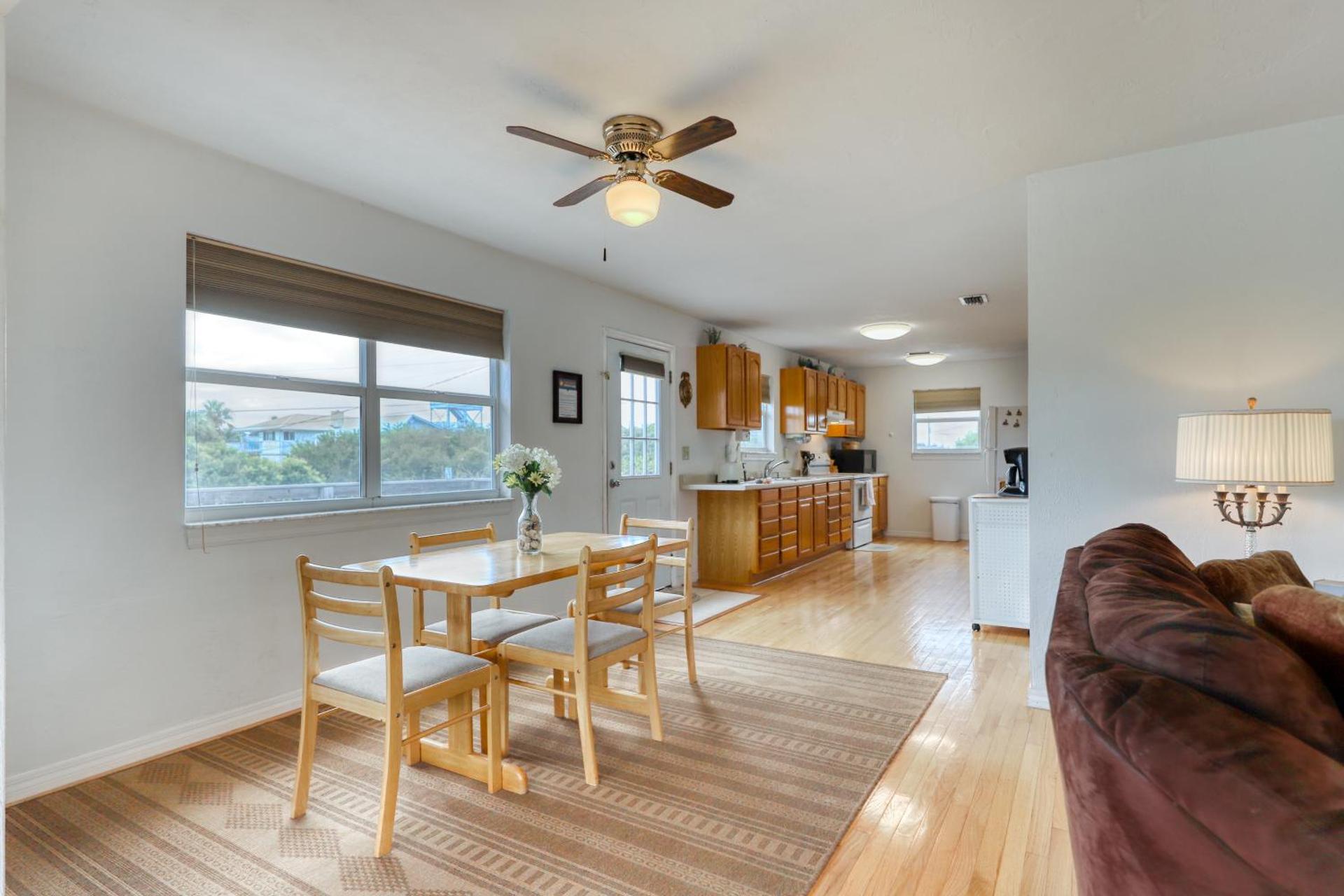 Dog-Friendly Home with Beach Access & Deck - Snowbirds Welcome