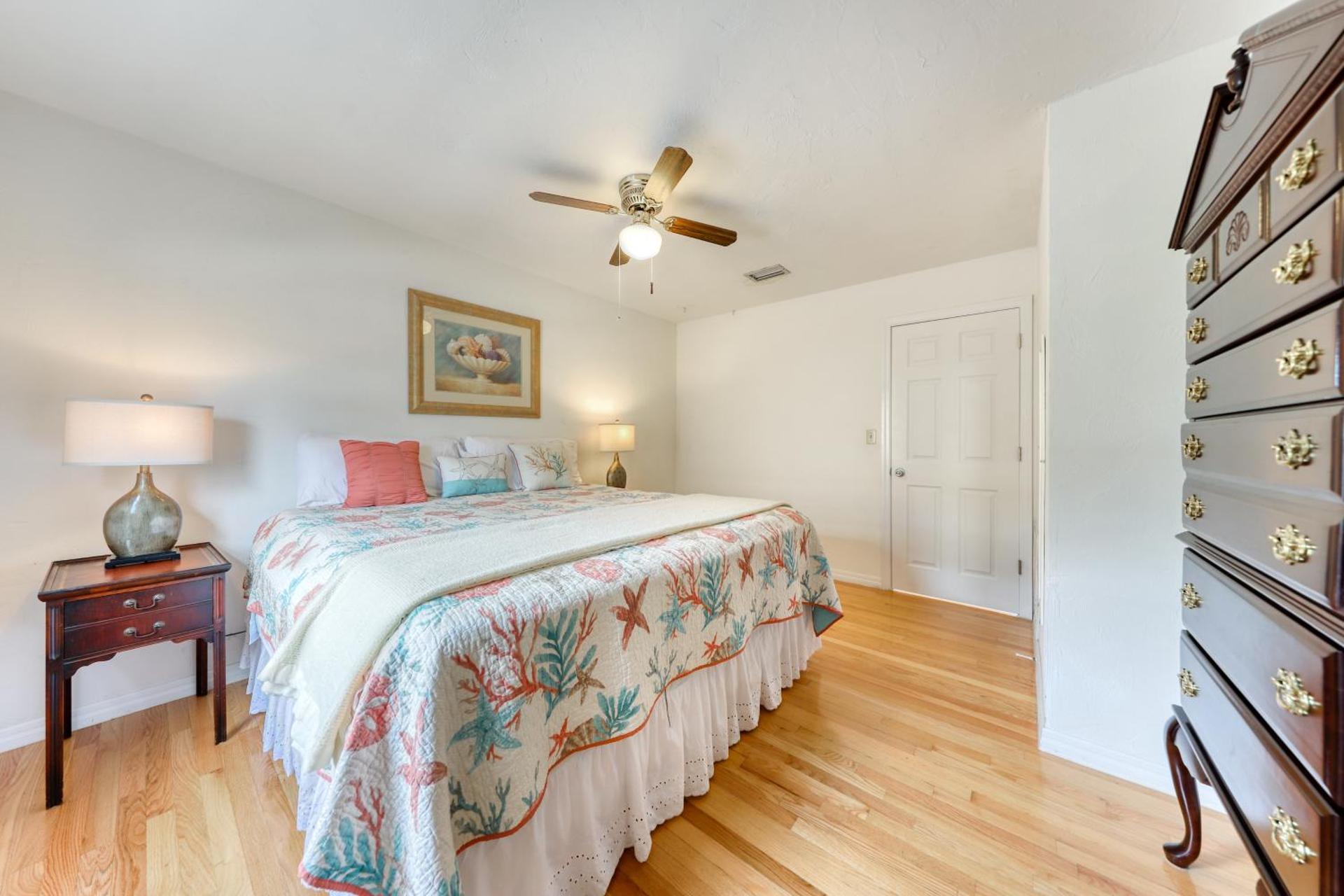 Dog-Friendly Home with Beach Access & Deck - Snowbirds Welcome