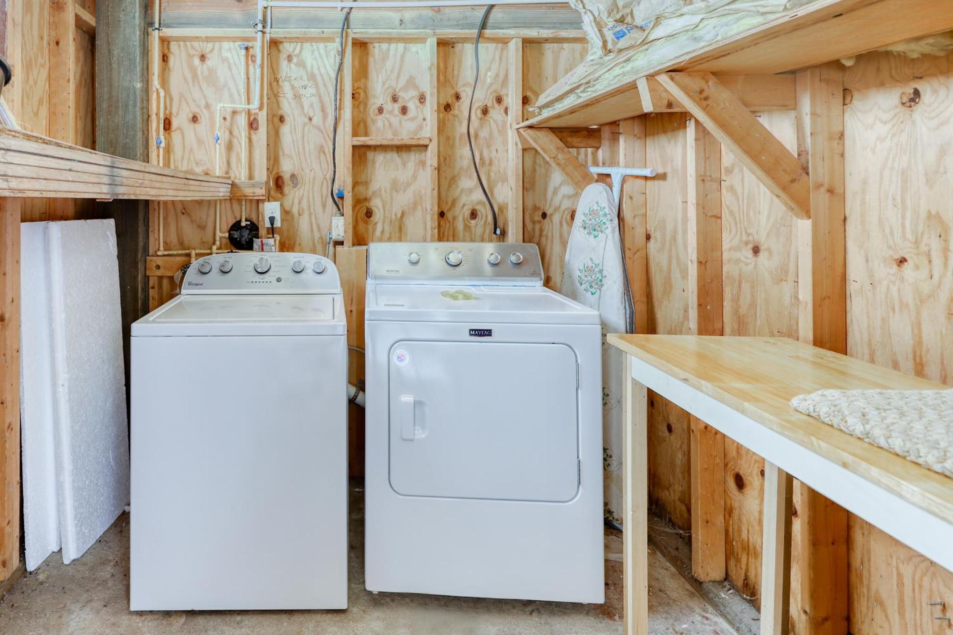 Dog-Friendly Home with Beach Access & Deck - Snowbirds Welcome