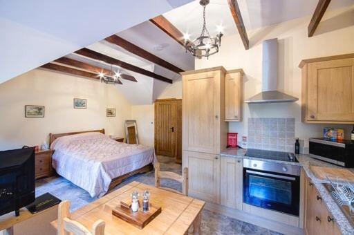 Woodleighton Cottages