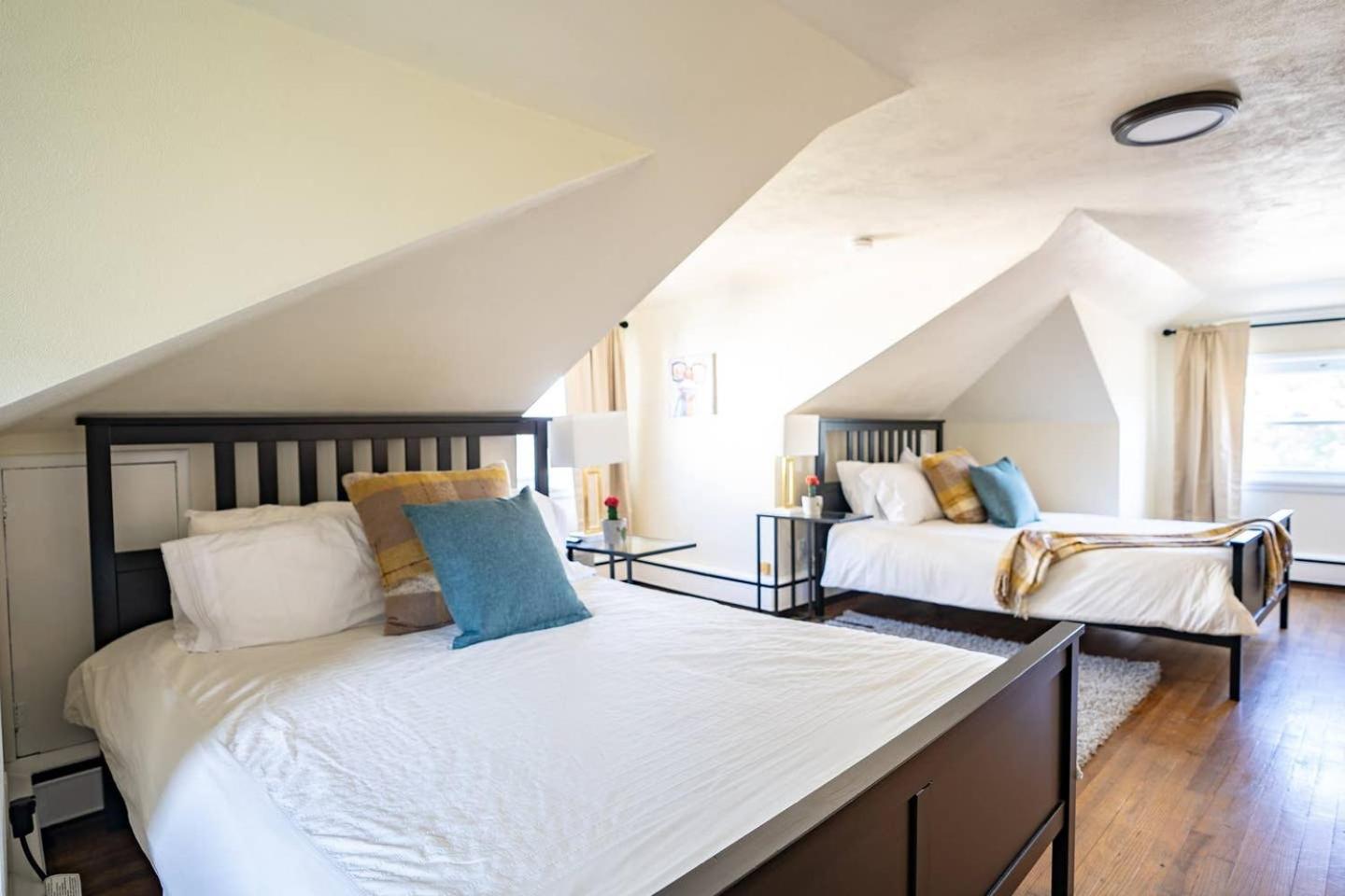 Fabulous Mid Century 4BR 3Bath House