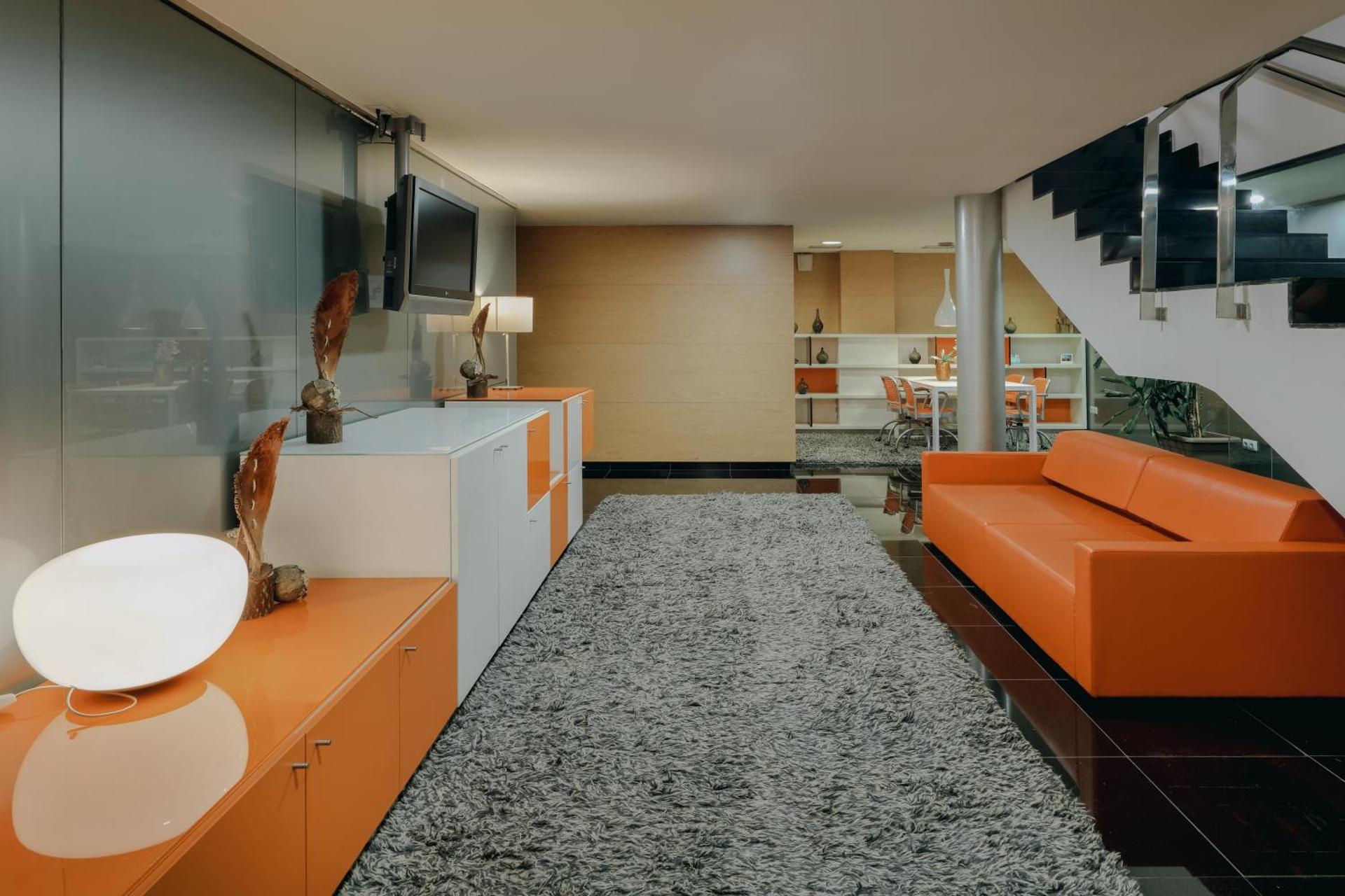 Communal lounge/ TV room