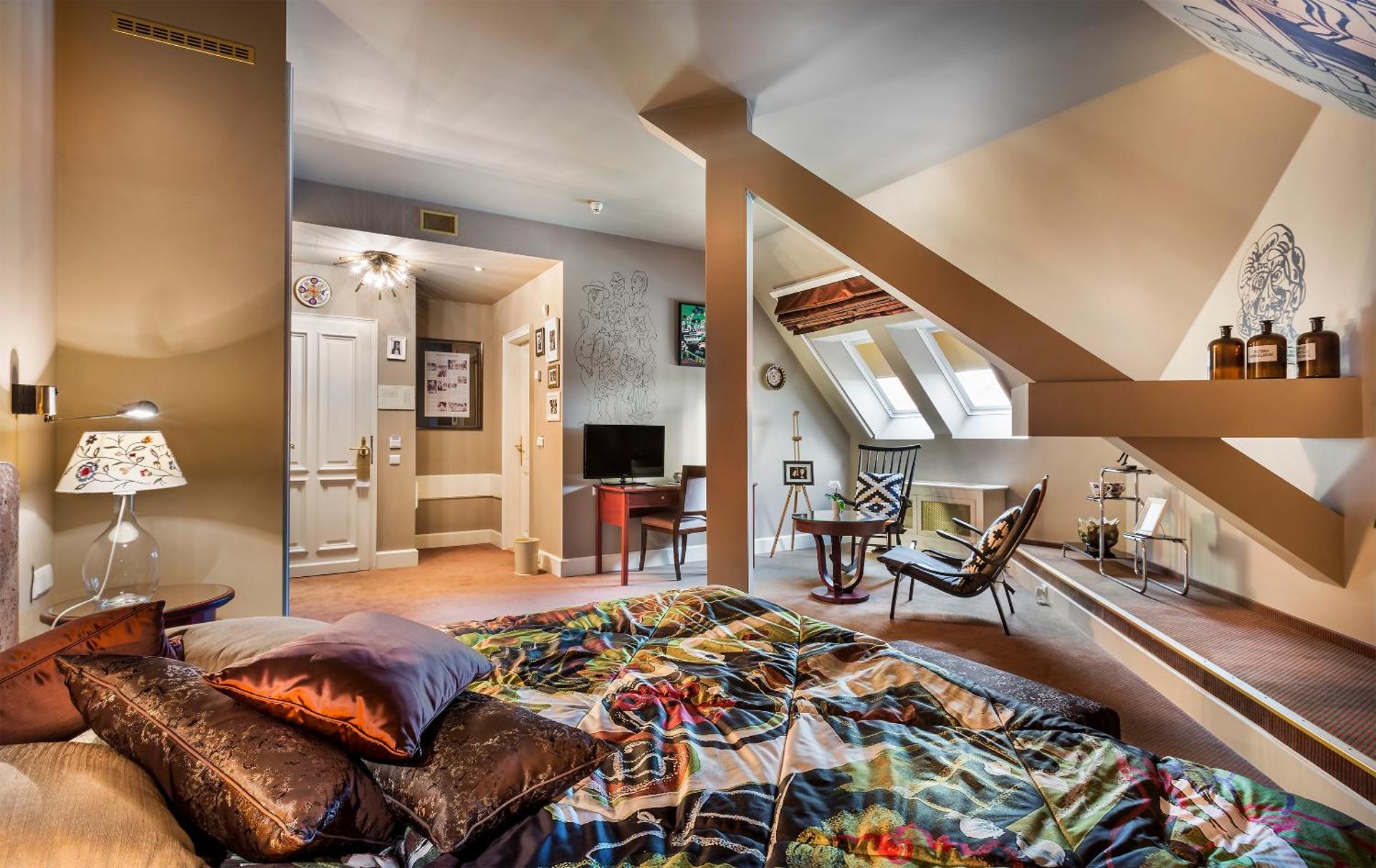 Photo of the whole room