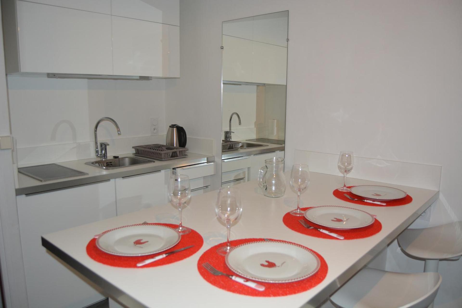 joli studio exposé sud avec terrasse