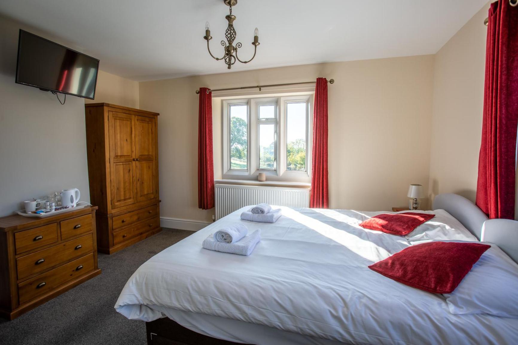 The Beacon & Railway Hotel