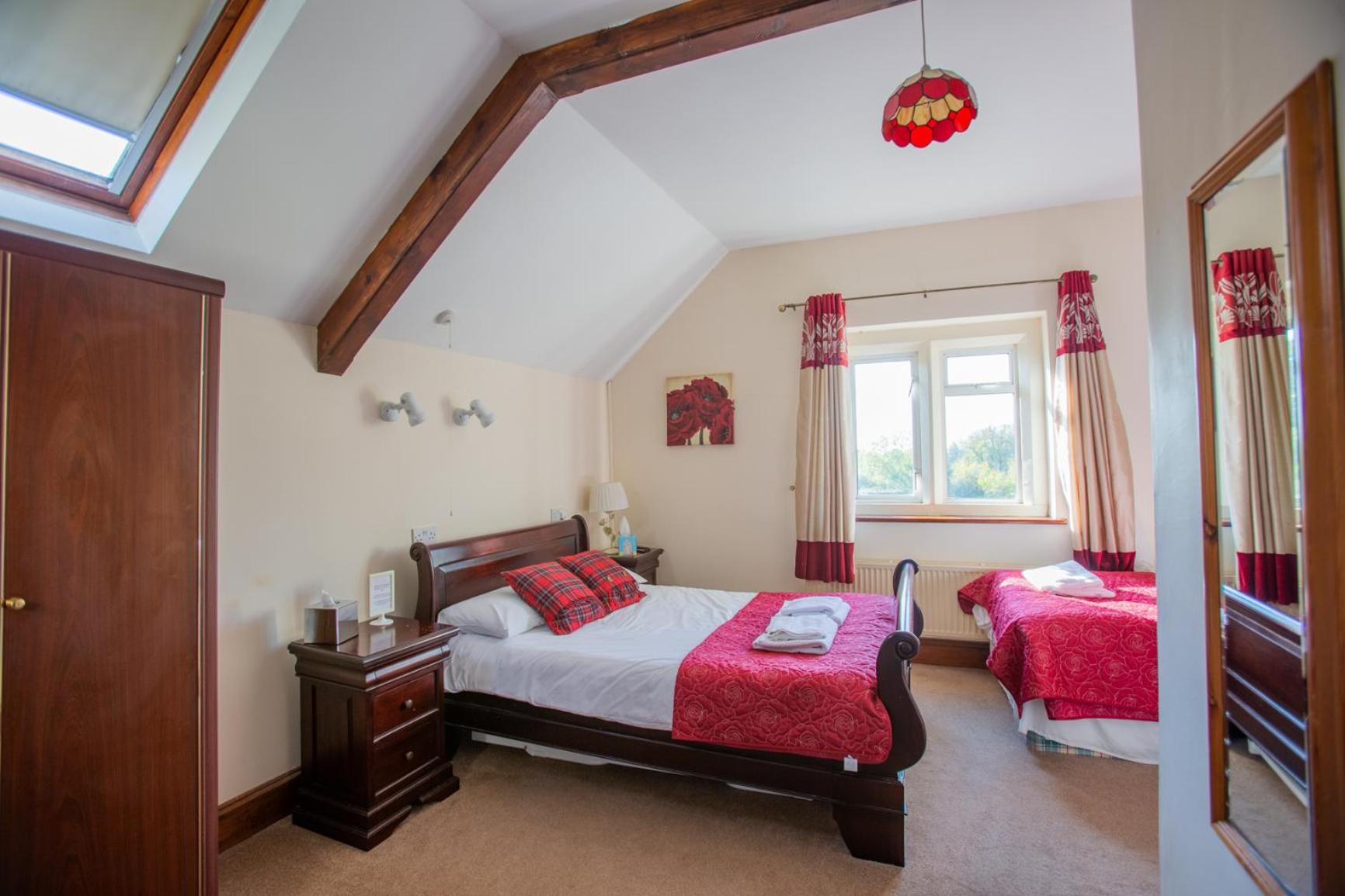 The Beacon & Railway Hotel