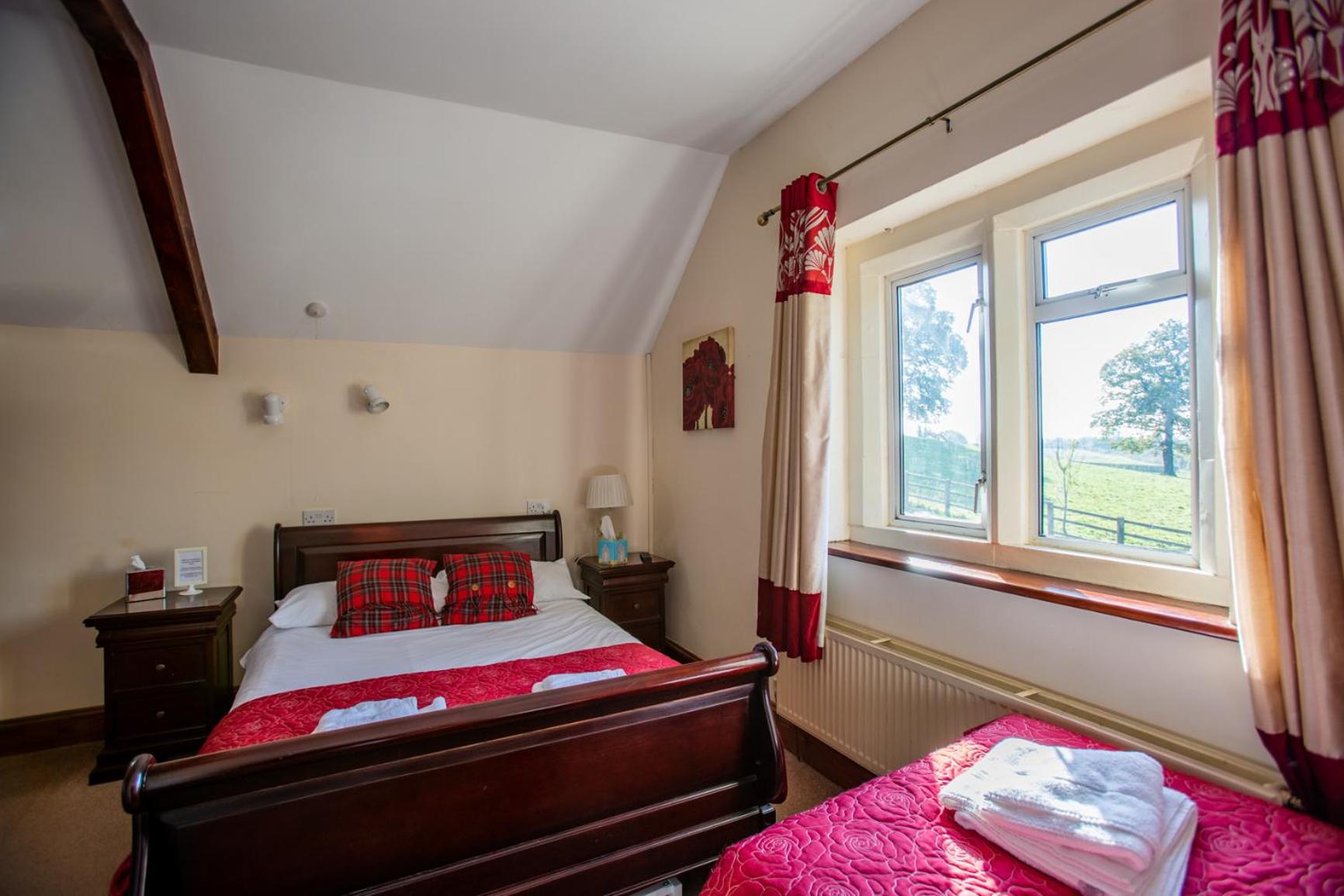 The Beacon & Railway Hotel