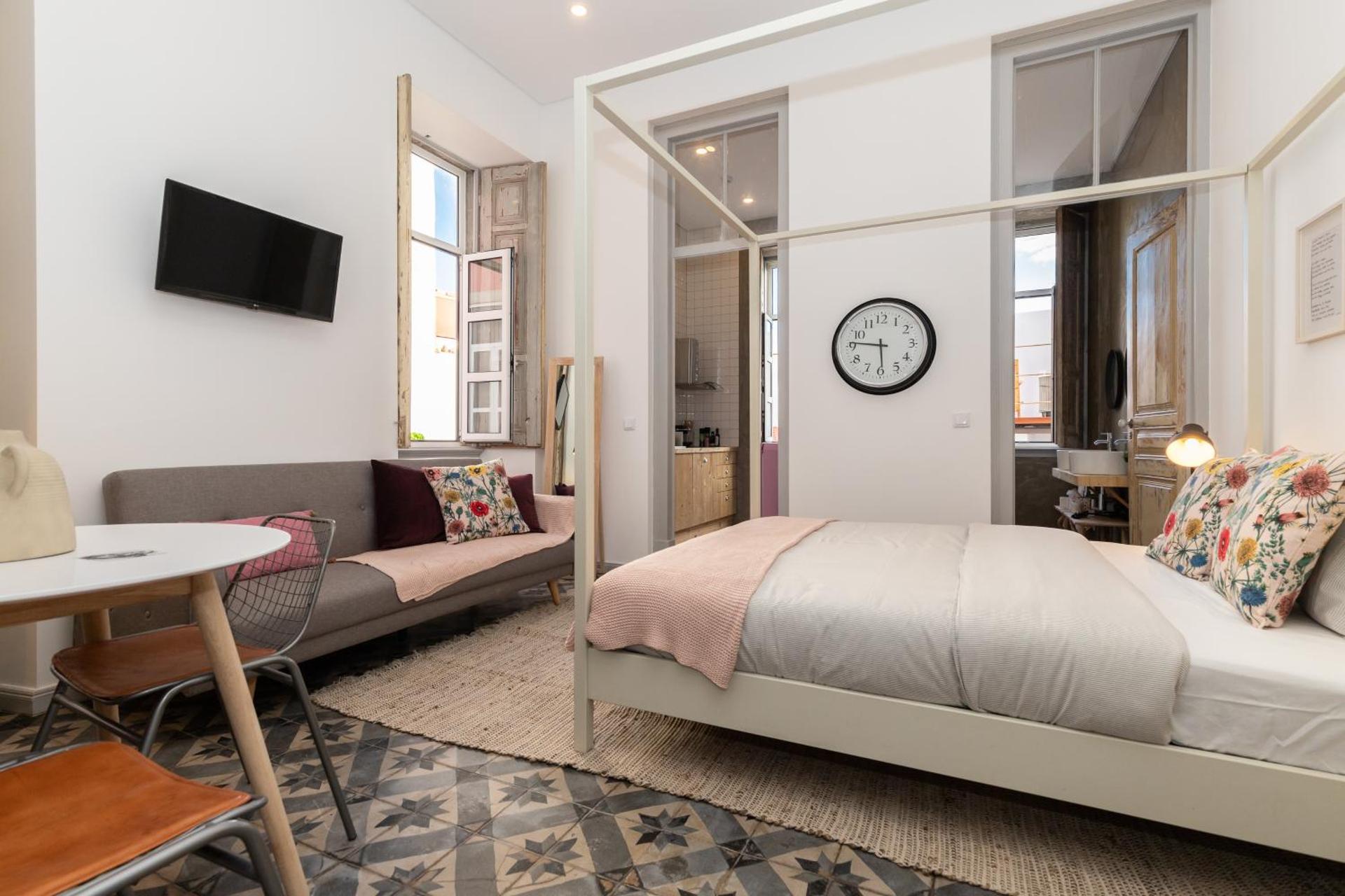 Communal lounge/ TV room