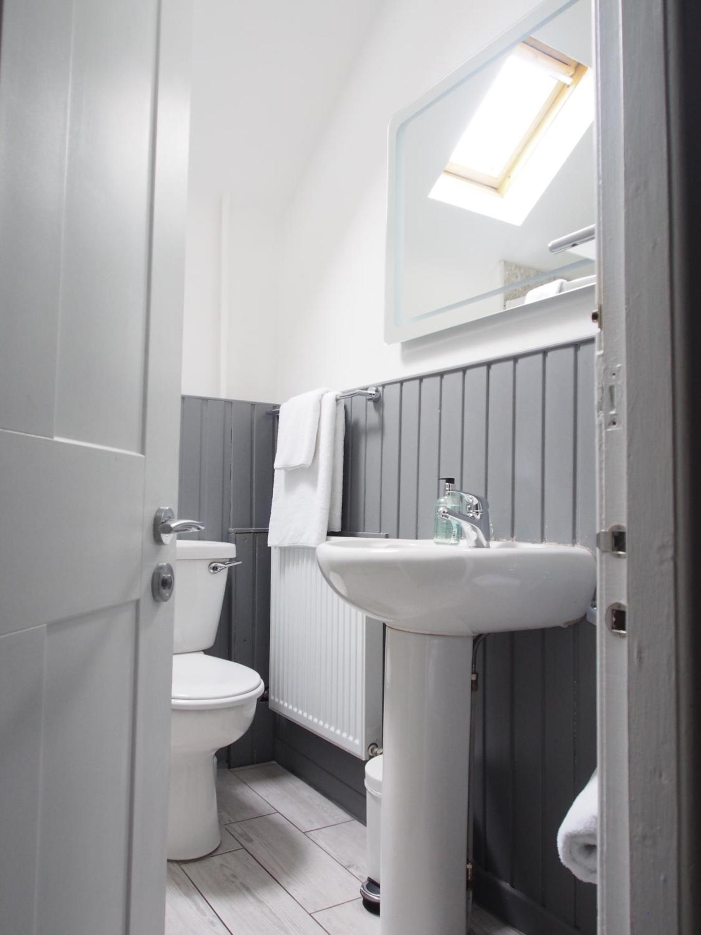 Deluxe Double Room with Shower