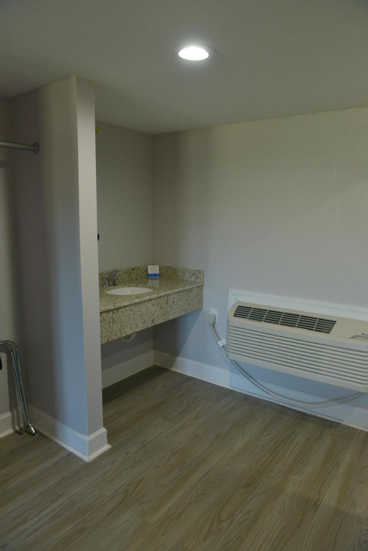 Rodeway Inn & Suites Winter Haven Chain of Lakes