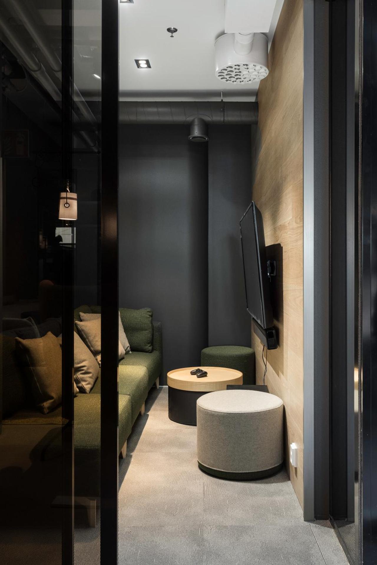 Communal lounge/ TV room