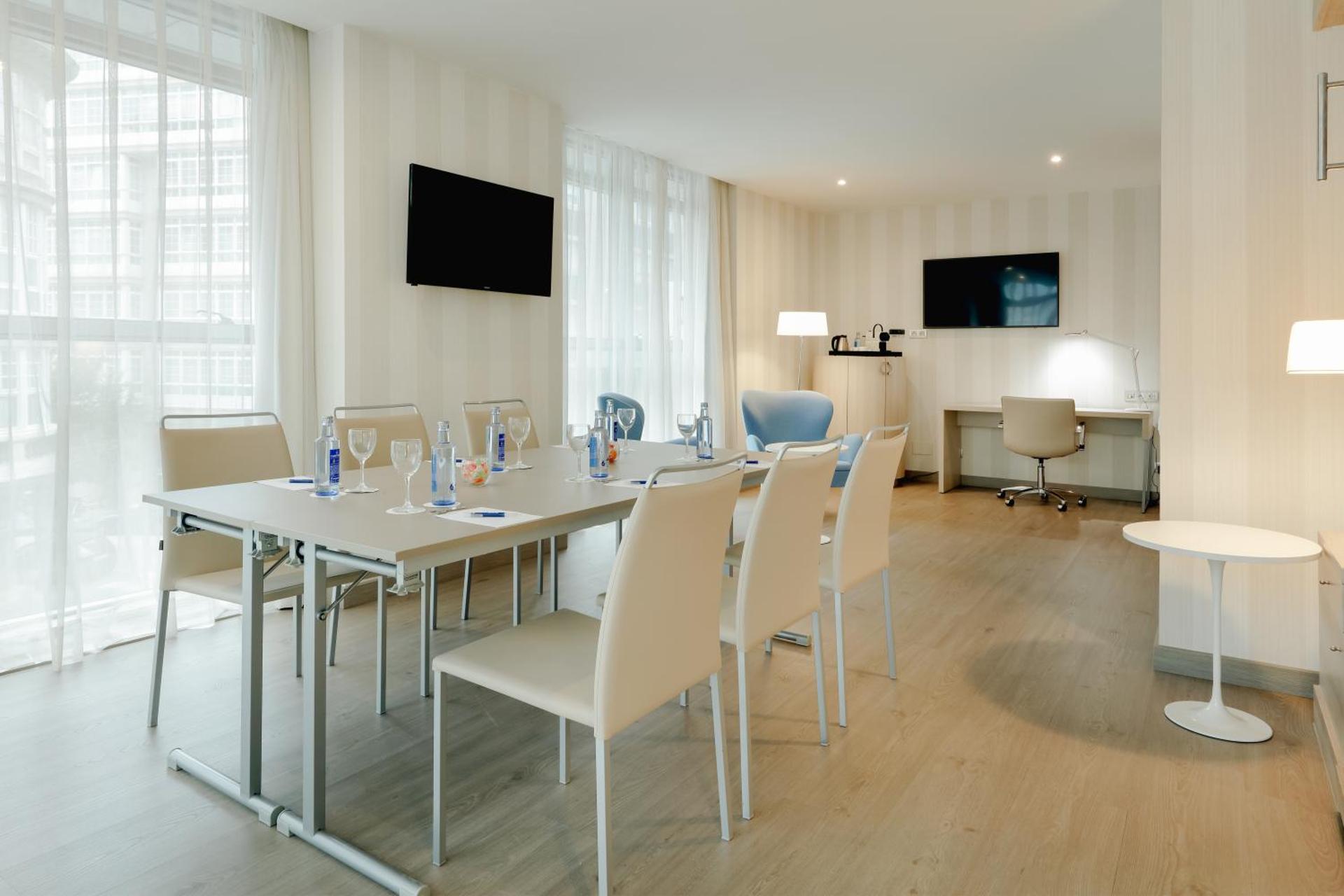 Meeting/conference room