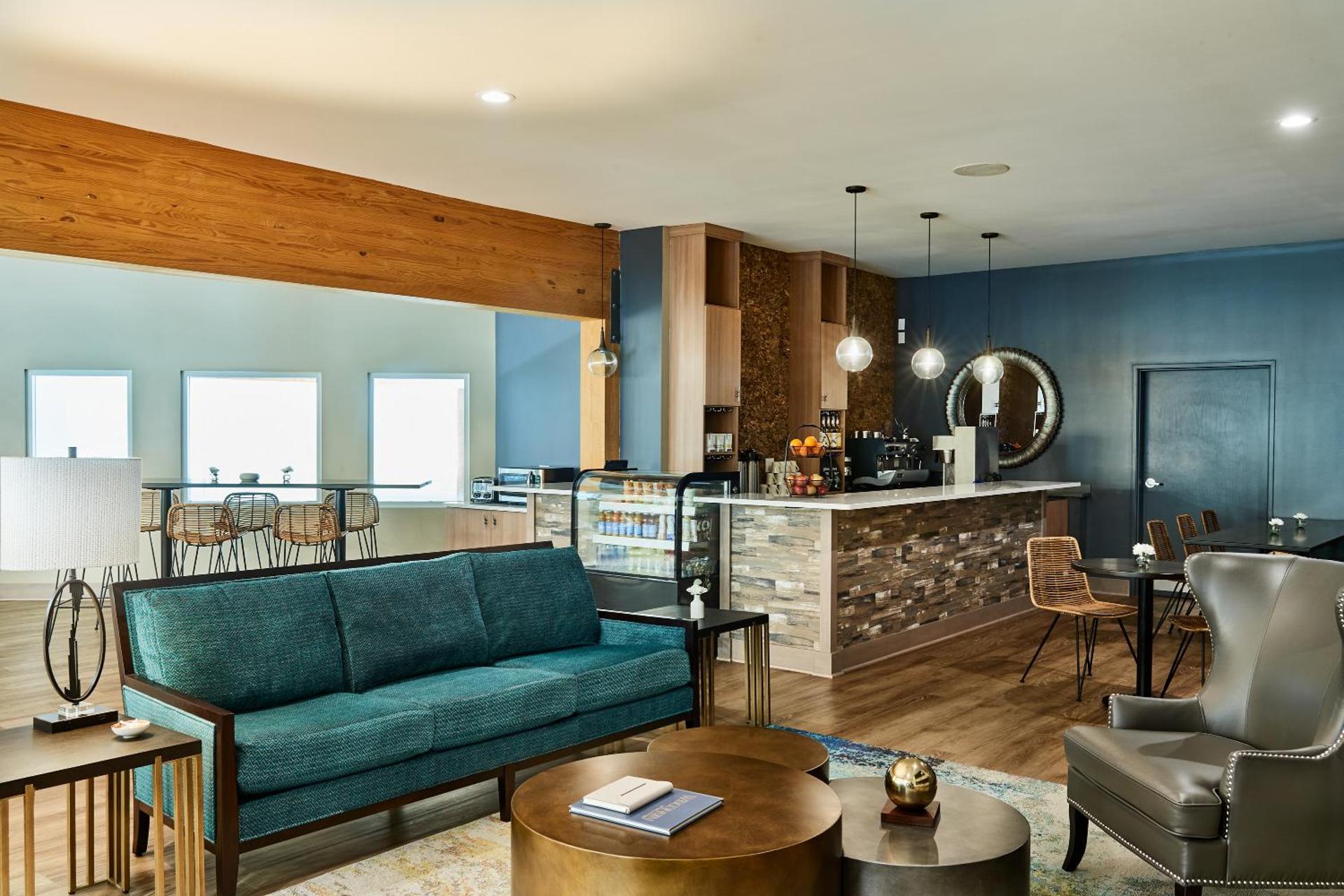 Communal lounge/ TV room