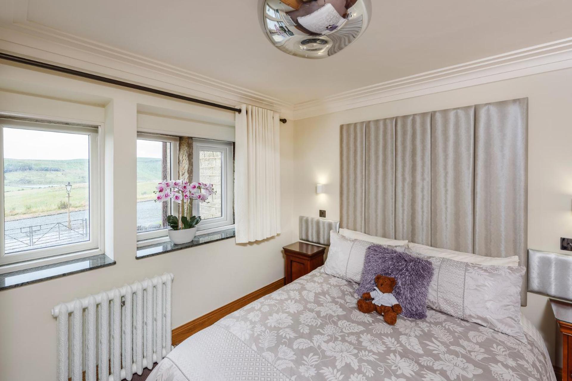 The Saddleworth Hotel