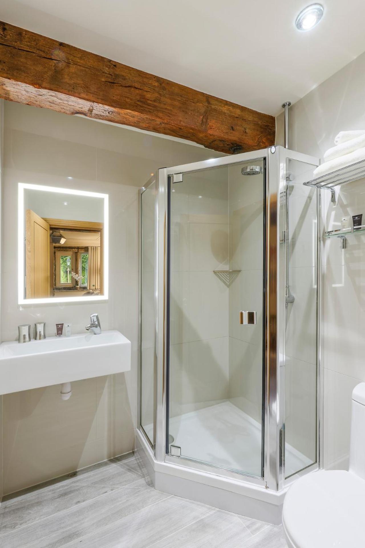 The Saddleworth Hotel