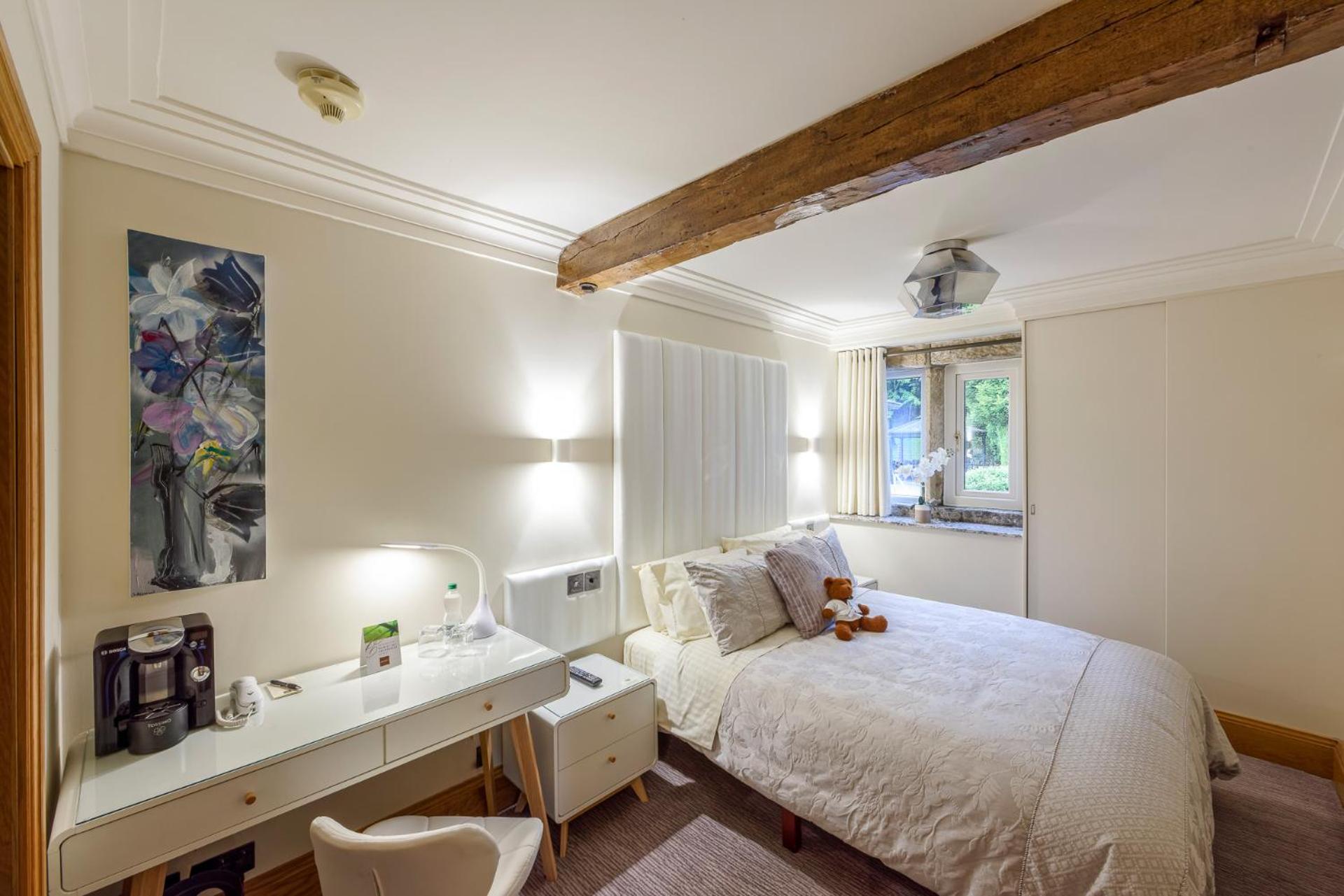 The Saddleworth Hotel