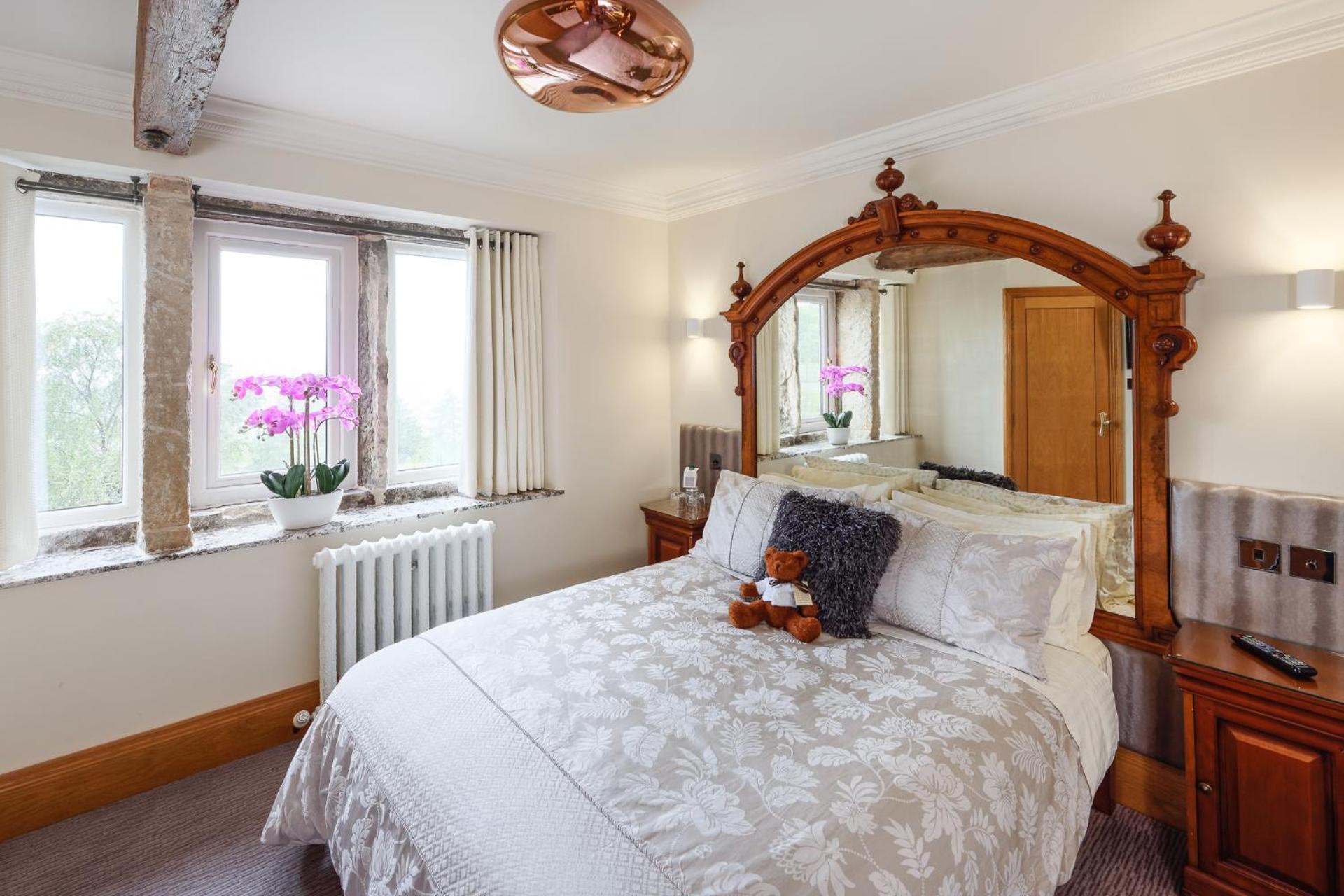 The Saddleworth Hotel