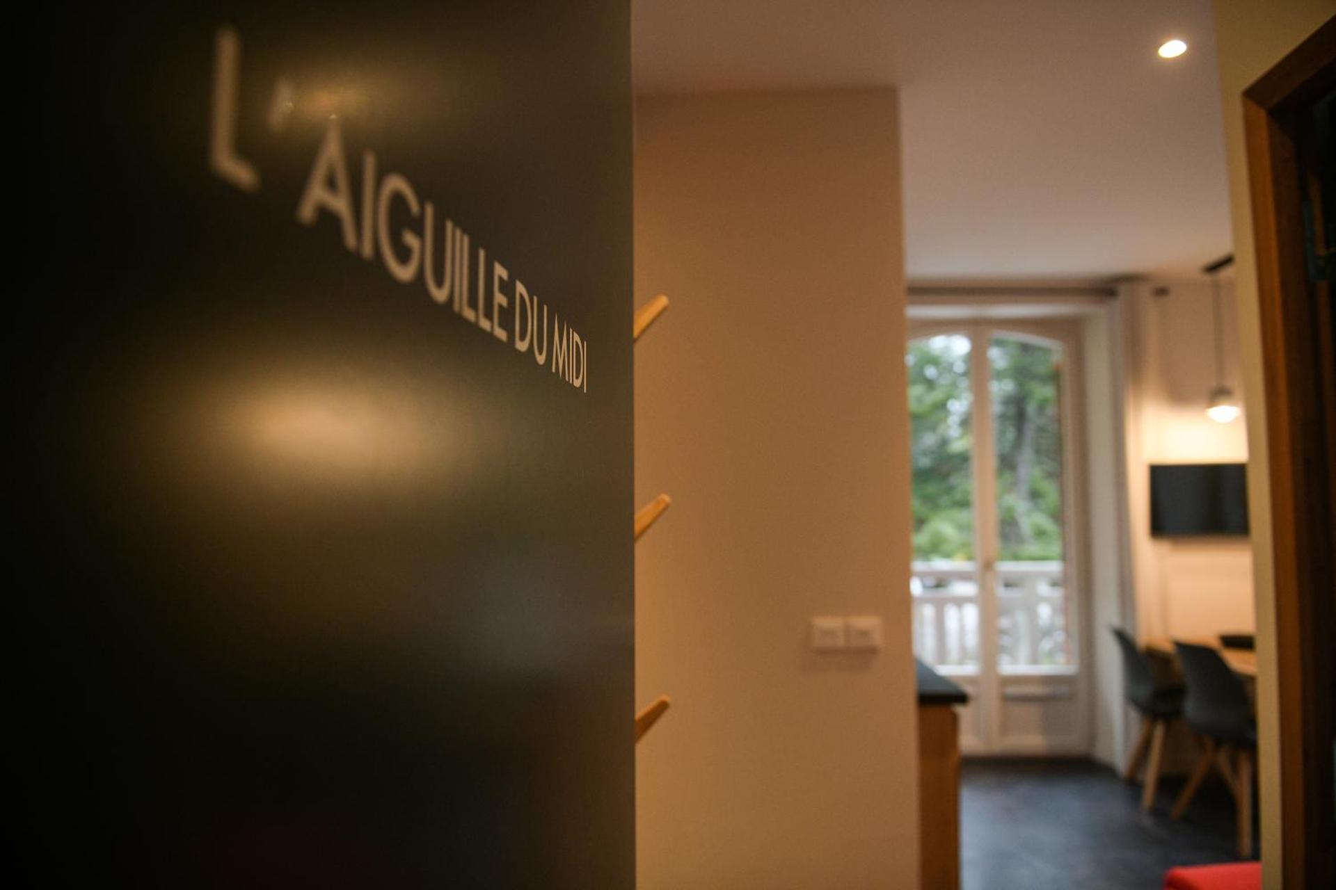 Logo/Certificate/Sign