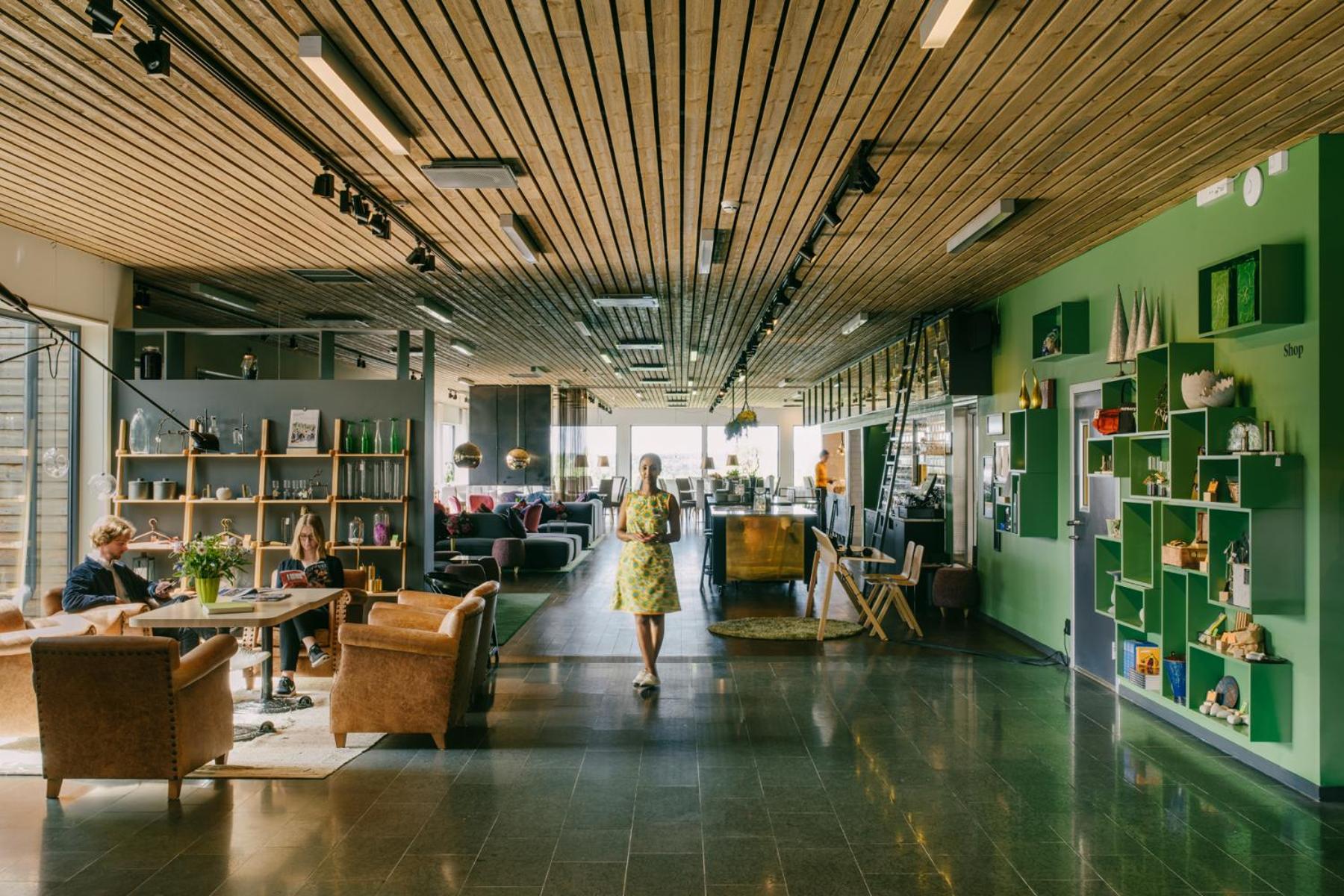 Communal lounge/ TV room